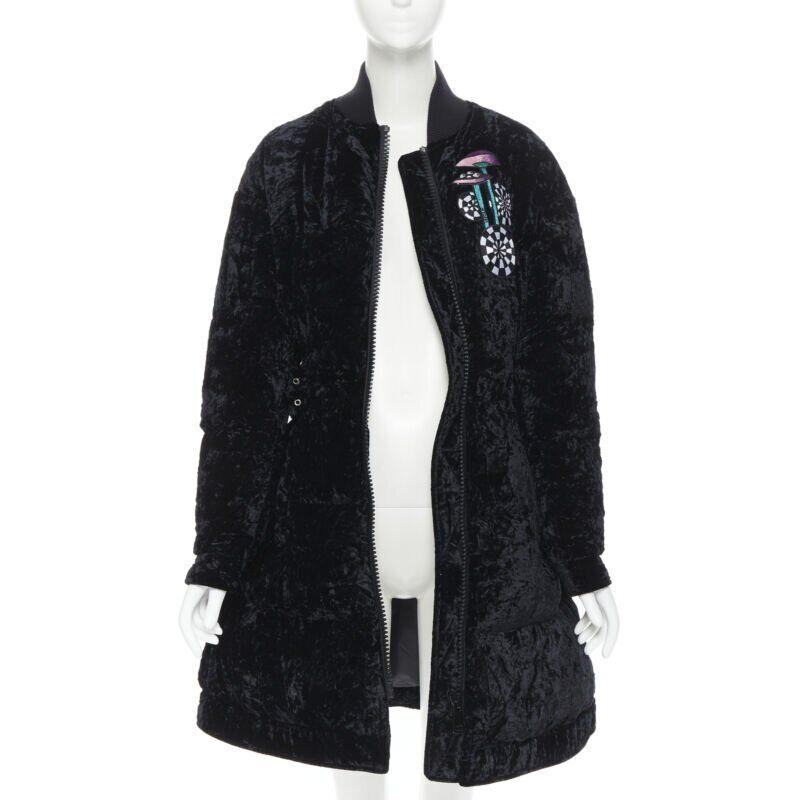 new VERSUS VERSACE embroidery black crushed velvet belted puffer jacket IT38 In New Condition For Sale In Hong Kong, NT