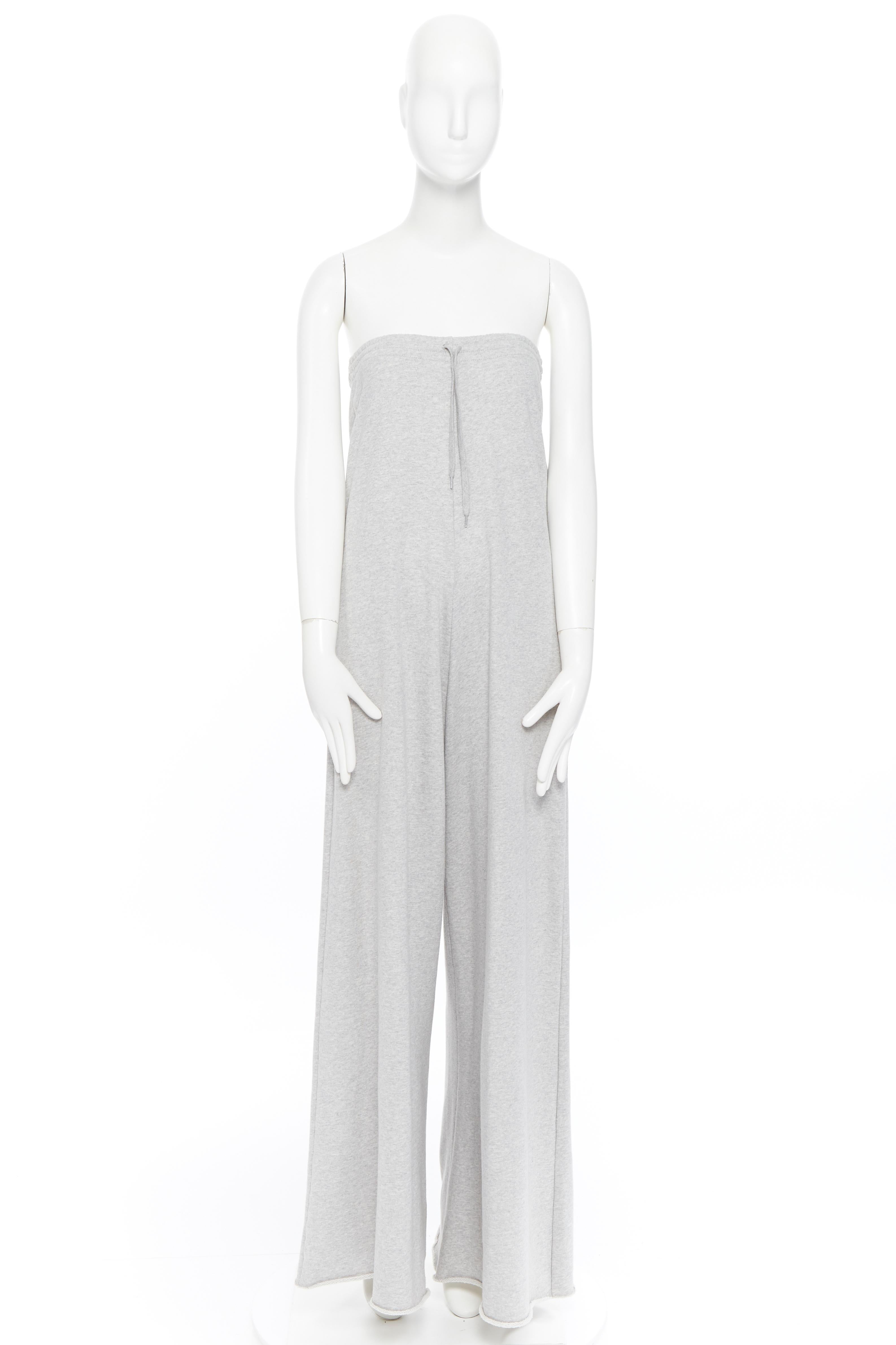 new VETEMENTS AW18 grey cotton oversized extreme wide leg sweatpants jumpsuit XS
Brand: Vetements
Designer: Demna Gvasalia
Collection: Fall Winter 2018
Model Name / Style: Jumpsuit
Material: Cotton, polyester
Color: Grey
Pattern: Solid
Closure: