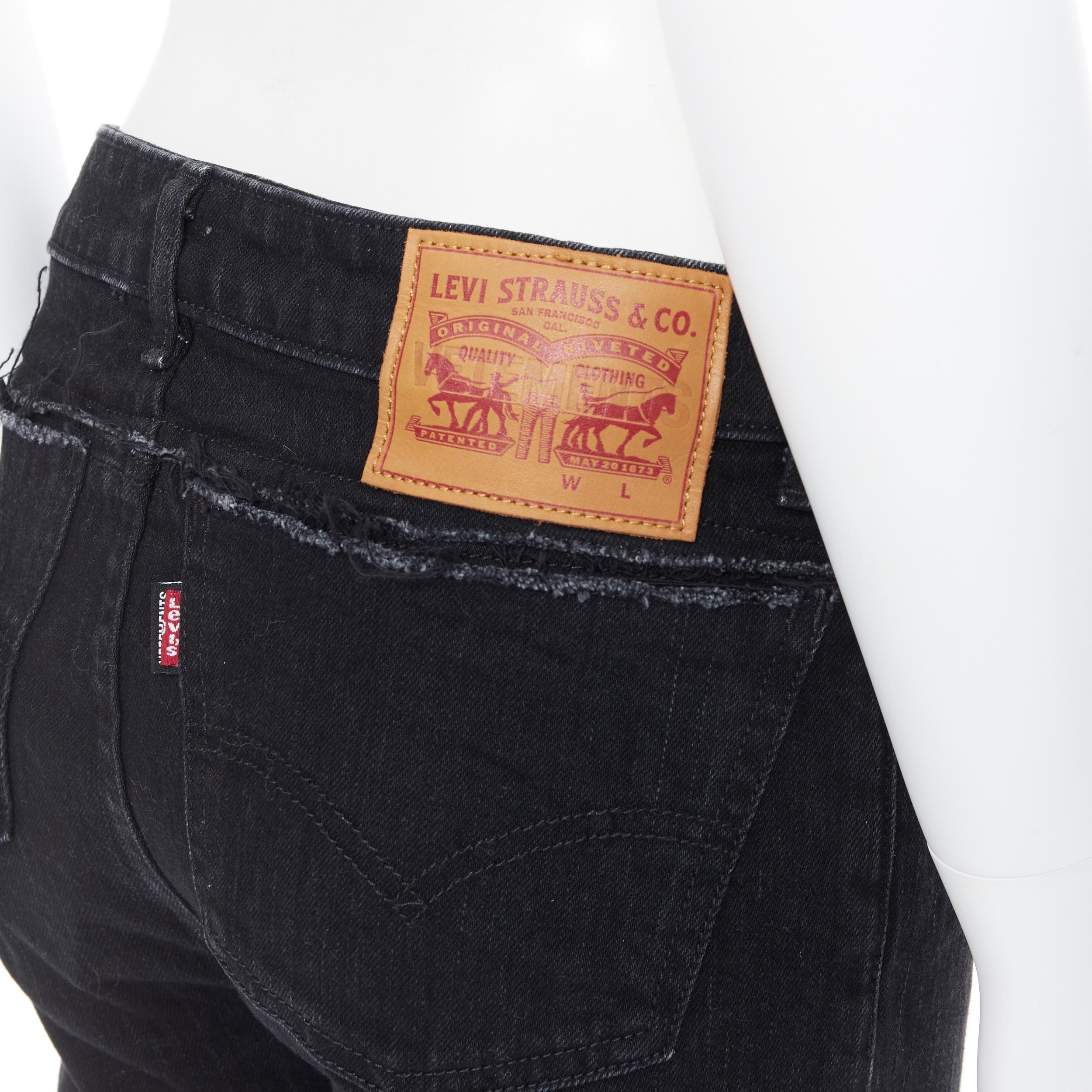 new VETEMENTS LEVI'S AW18 Demna black denim deconstructed waist jeans XS
Brand: Vetements
Designer: Levi's
Collection: AW2018
Model Name / Style: Slim jeans
Material: Cotton
Color: Black
Pattern: Solid
Closure: Button
Extra Detail: Deconstructed