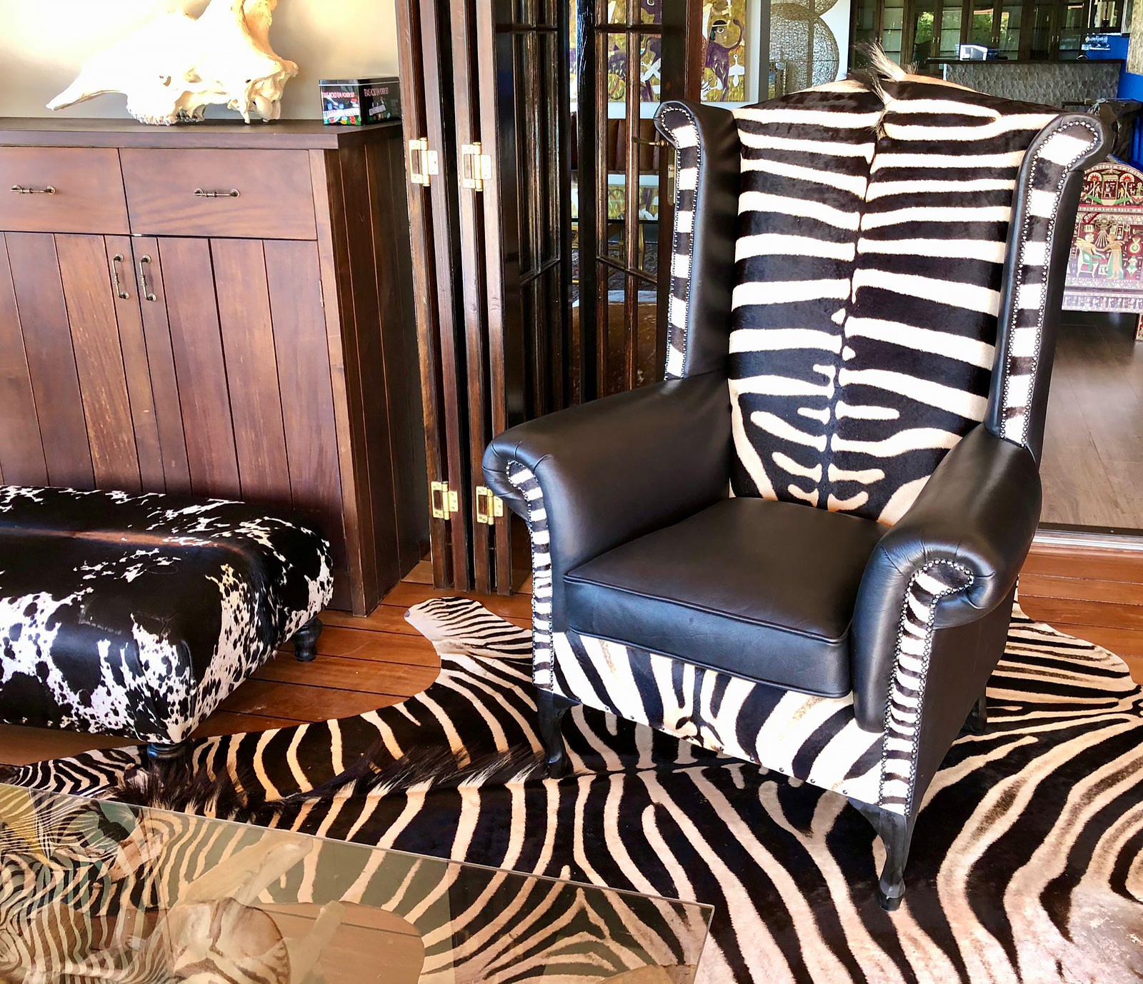 New Victorian Style Zebra Skin Upholstering Chair Furniture with Wingback Design (Chaise tapissée en peau de zèbre) Neuf - En vente à Farmington, UT