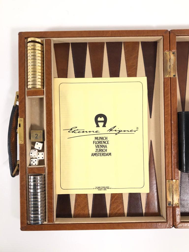 New Vintage 1970 Backgammon Rare Etienne Aigner Handmade Soft Leather Set In Excellent Condition For Sale In Vis, NL