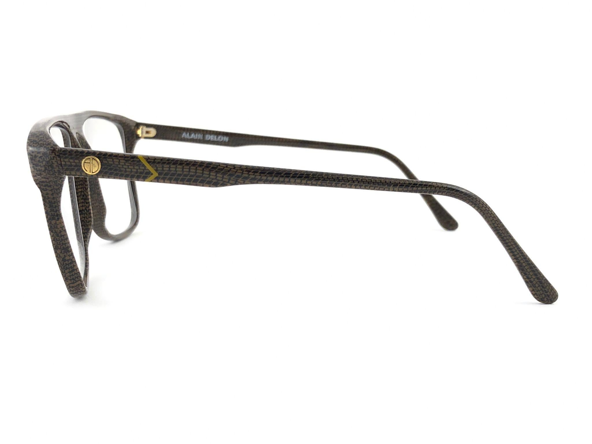 Gris Alain Delon Thesee 123, lunettes de soleil vintage neuves en forme de serpent motif RX, Italie, 1990 en vente