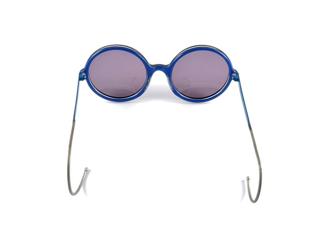 New Vintage Alain Mikli 0107 Round Black & Blue Handmade France Sunglasses For Sale 6