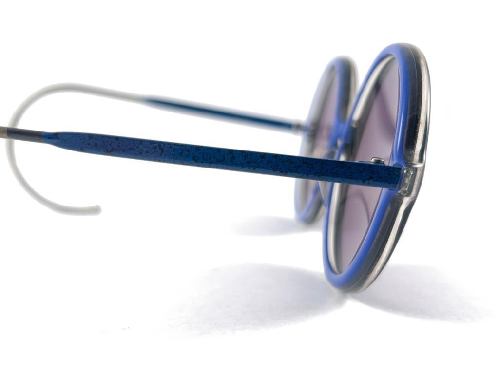 New Vintage Alain Mikli 0107 Round Black & Blue Handmade France Sunglasses For Sale 3