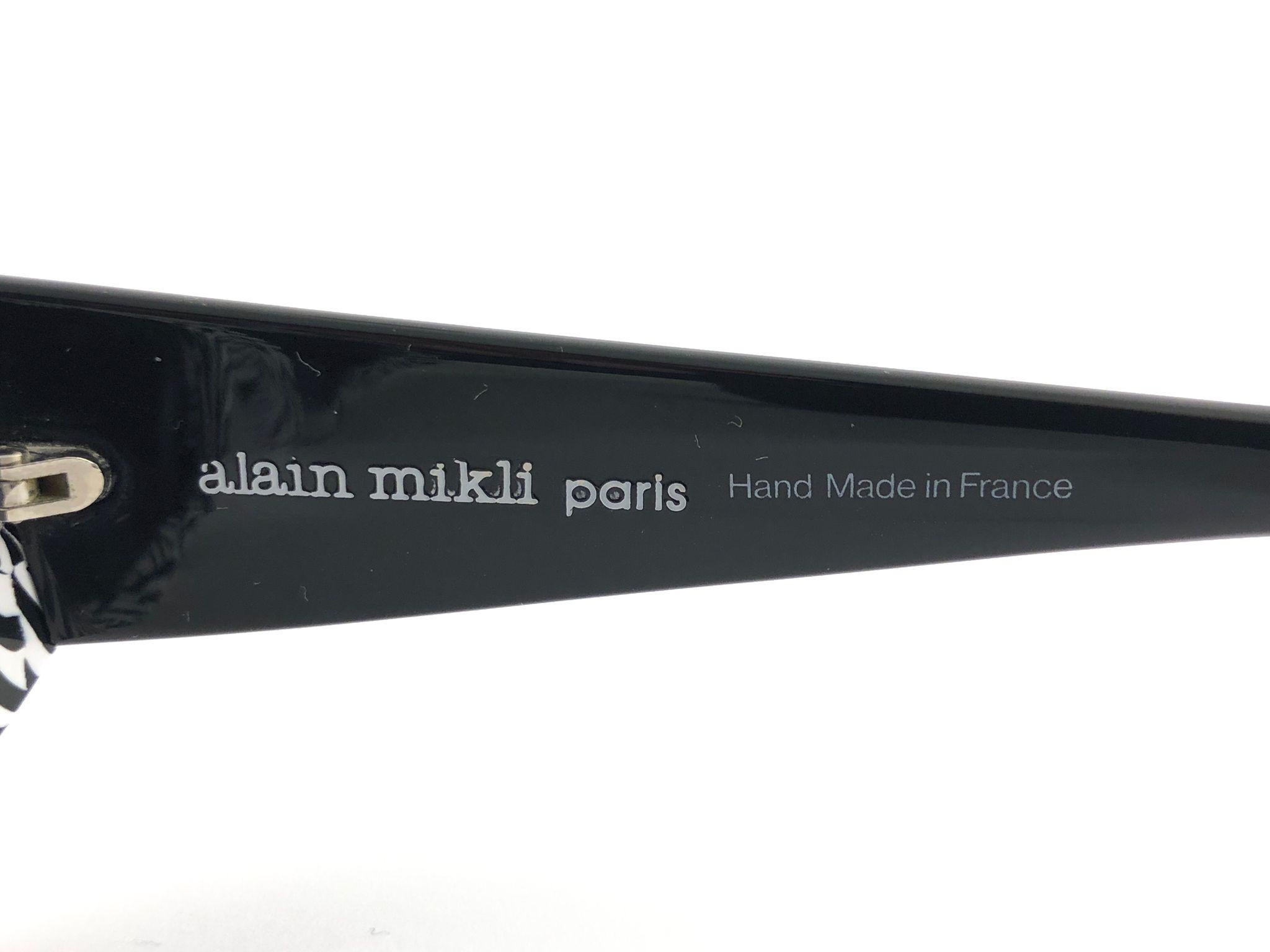 New Vintage Alain Mikli 2101 Black & White France Sunglasses 1980's For Sale 3