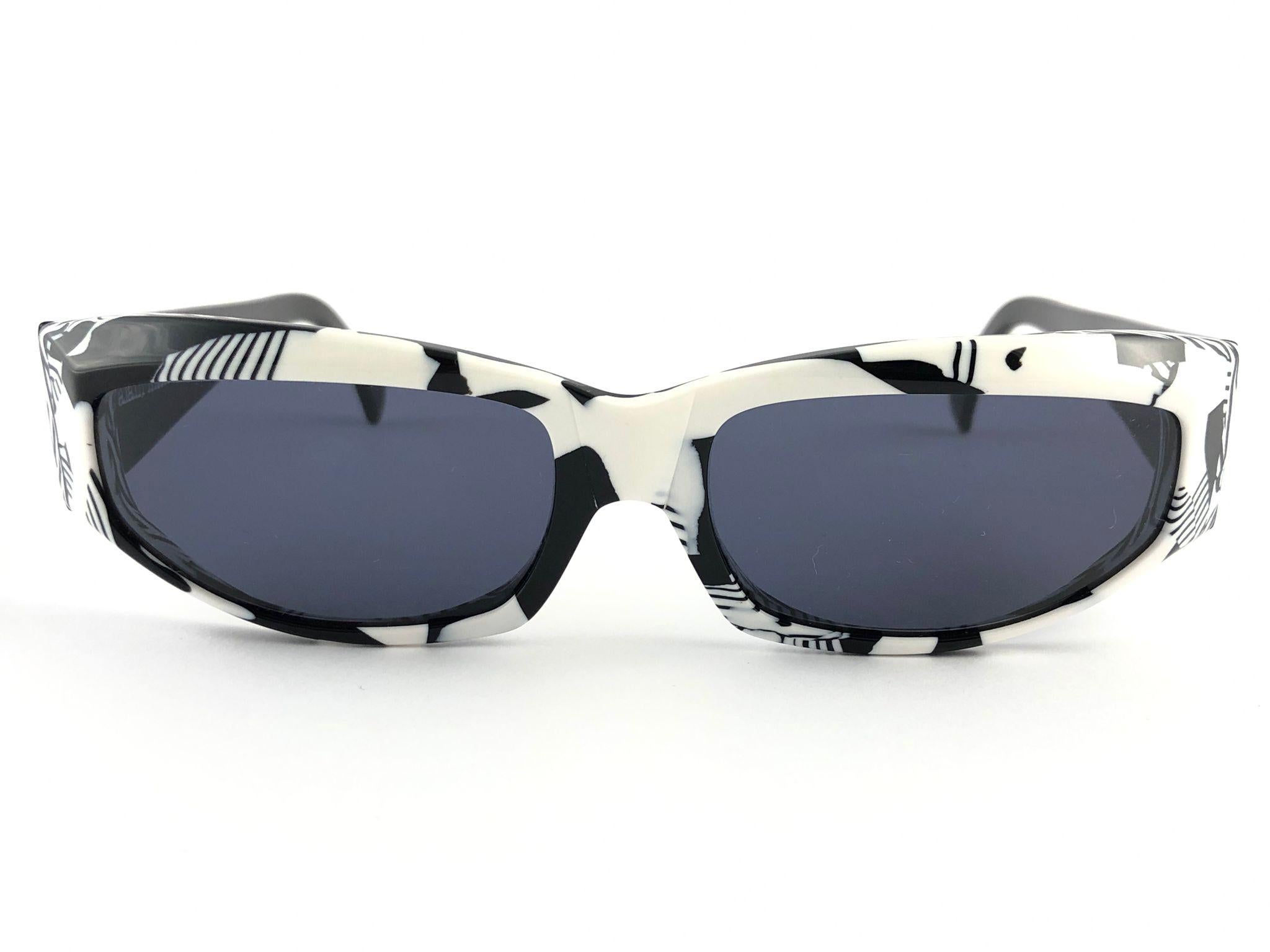 New Vintage Alain Mikli 2101 Black & White France Sunglasses 1980's For Sale 4