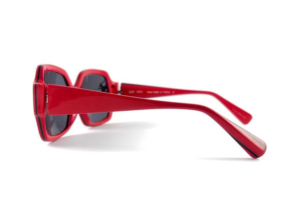 New Vintage Alain Mikli DELFINA DL0901 Red Arachne Sunglasses 2009 For Sale 1