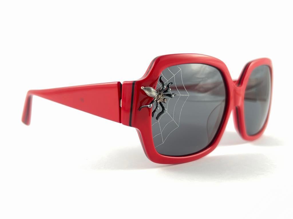 New Vintage Alain Mikli DELFINA DL0901 Red Arachne Sunglasses 2009 For Sale 2