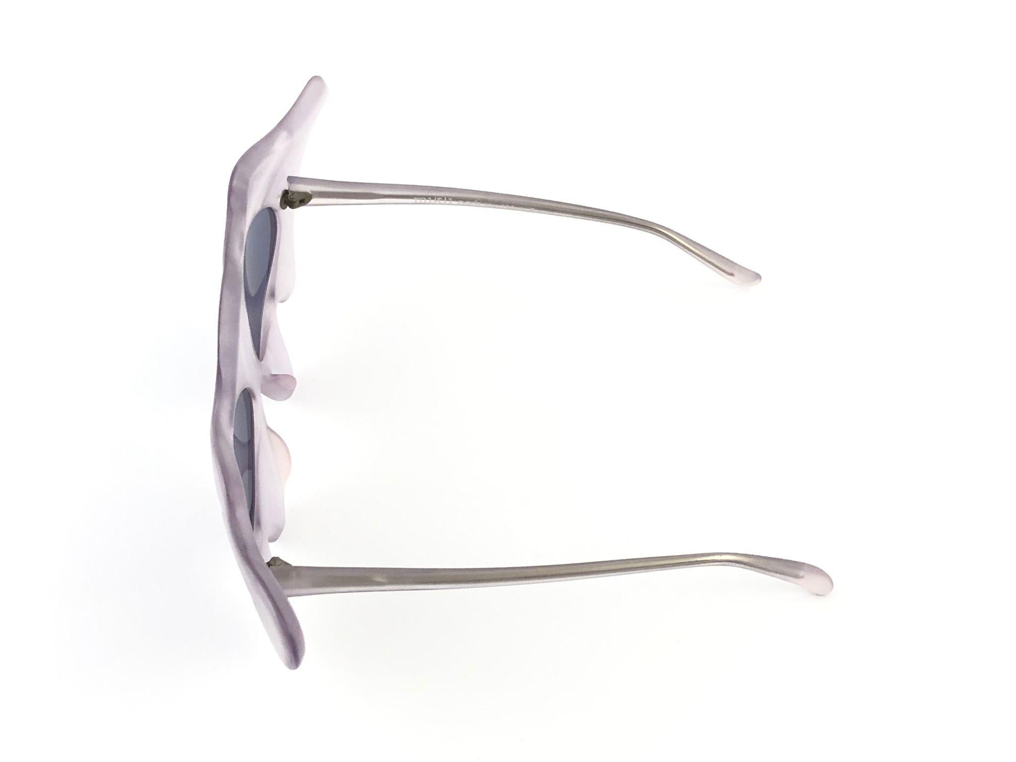 New Vintage Alain Mikli Light Grey Made in France Sunglasses 1980's In New Condition For Sale In Baleares, Baleares