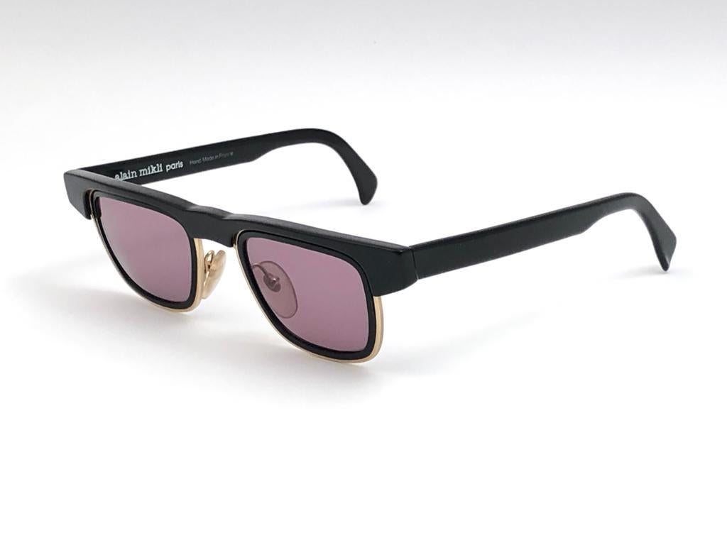 New Vintage Alain Mikli Wayfarer Black & Gold Made in France Sunglasses 1980's For Sale 3