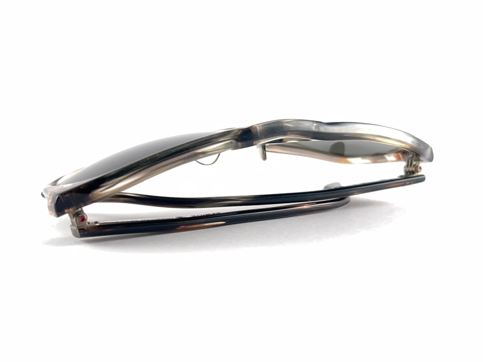New Vintage American Optical Aerius Pilot Sunglasses Made in Usa en vente 5