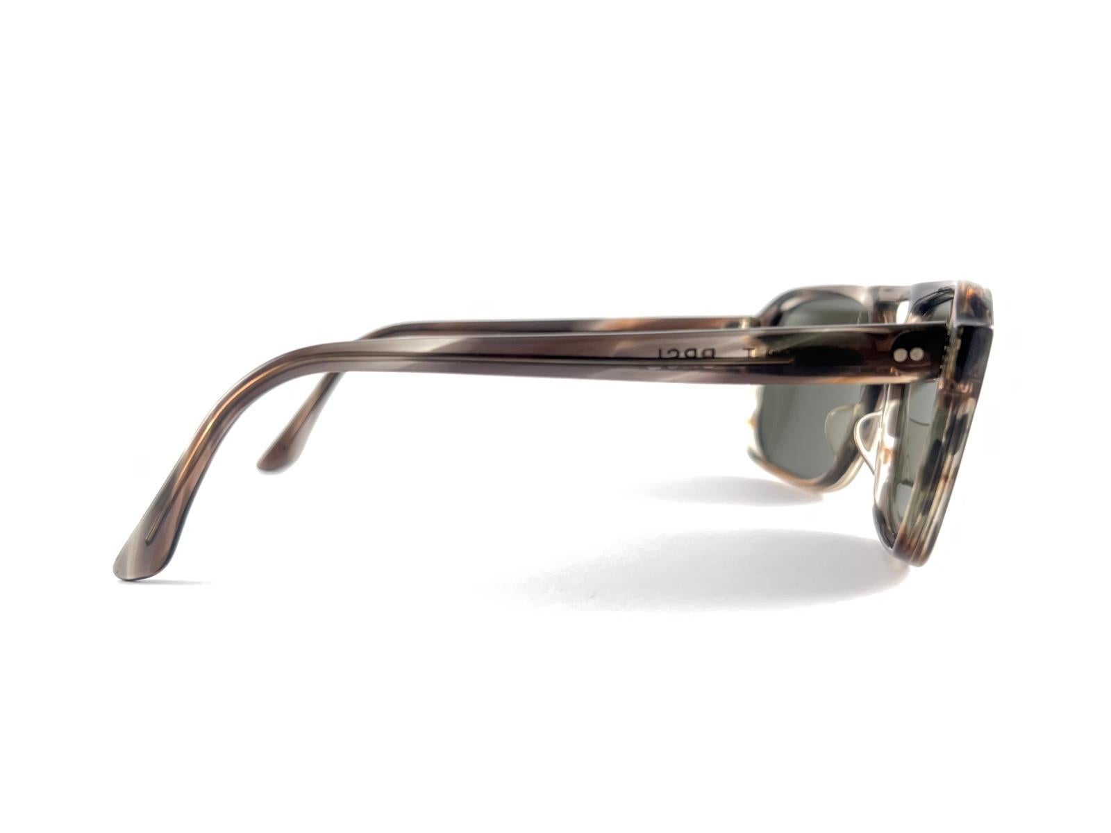 New Vintage American Optical Aerius Pilot Sunglasses Made in Usa Bon état - En vente à Baleares, Baleares