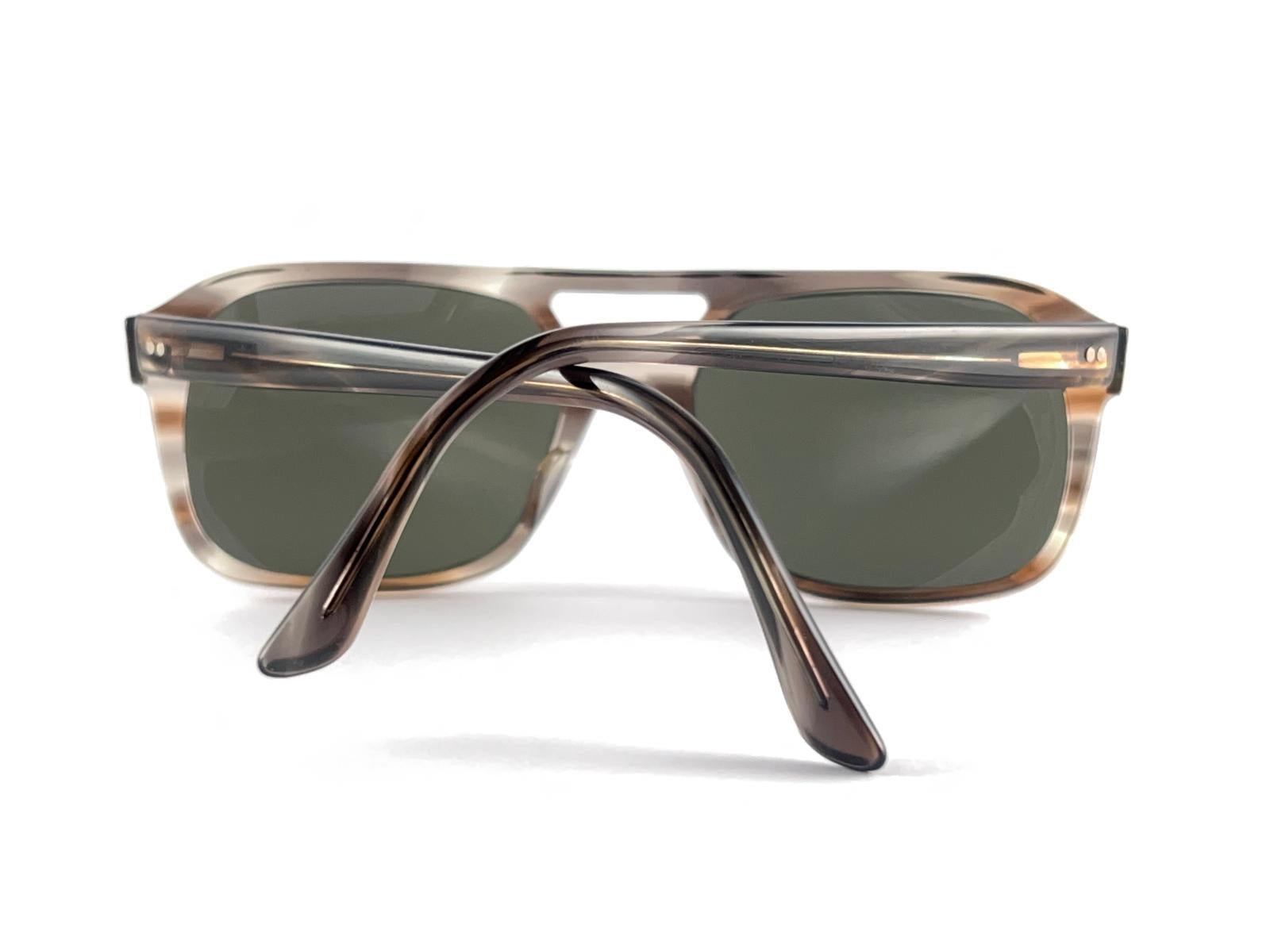New Vintage American Optical Aerius Pilot Sunglasses Made in Usa en vente 3