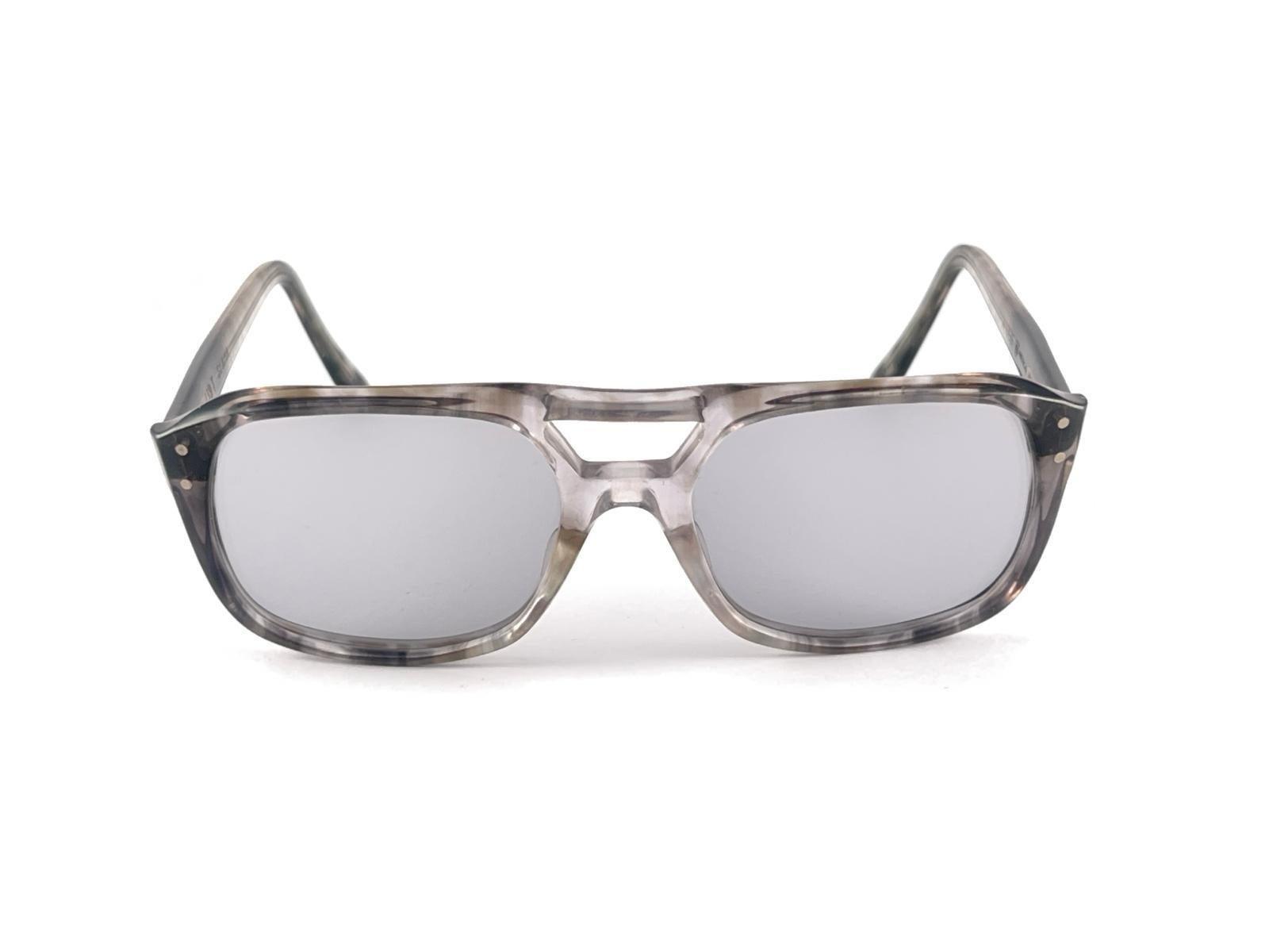 Nuevo Vintage American Optical Aerius Translucent Pilot Gafas de sol Made in Usa Gris en venta