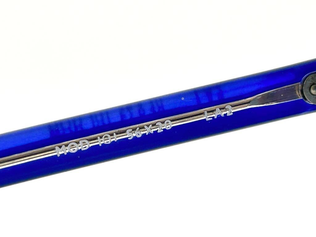Bleu Nouvelles lunettes de soleil vintage anglo-américaines bleu cobalt Mod 101, 1980 en vente