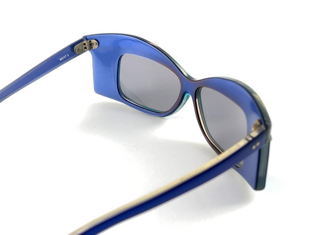 New Vintage Anglo American Cobalt Blue Wrap 3 Sunglasses 1980 For Sale 5
