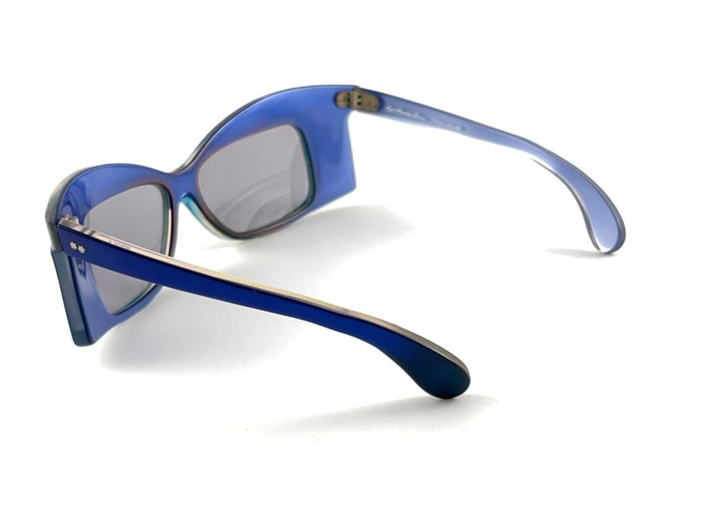 Anglo-amerikanische kobaltblaue Wickel-Sonnenbrille 1980 im Angebot 2