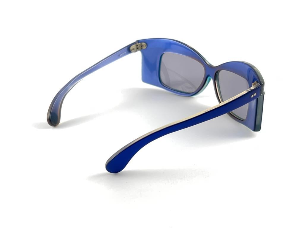 New Vintage Anglo American Cobalt Blue Wrap 3 Sunglasses 1980 For Sale 3