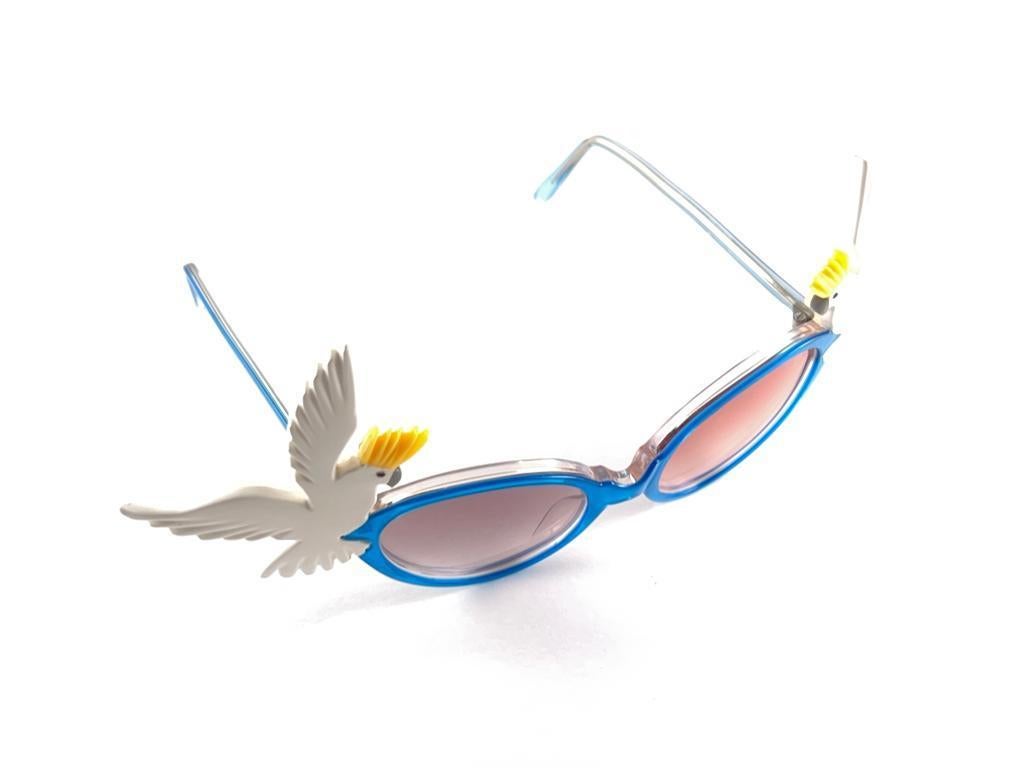 Neu Vintage Anglo-amerikanische Brillen „ Cockatoos“ Blaue Sonnenbrille mit Rahmen 1970er für Damen oder Herren im Angebot