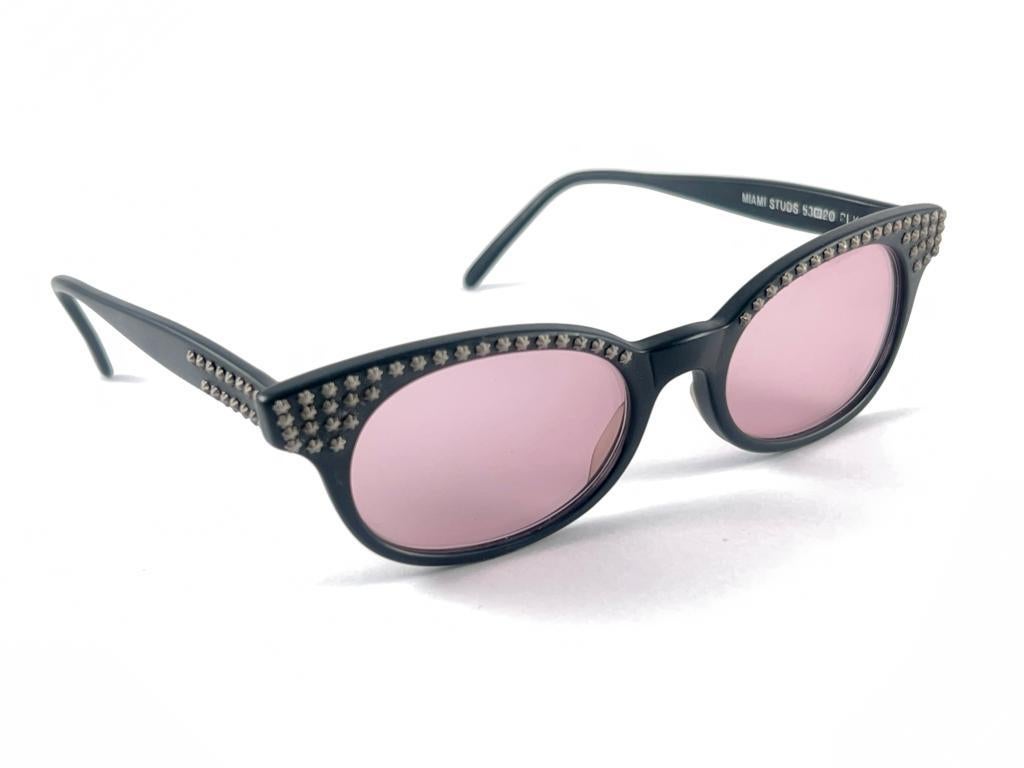 Noir Nouvelles lunettes de soleil vintage anglo-américaines Miami mates noires, années 80 en vente