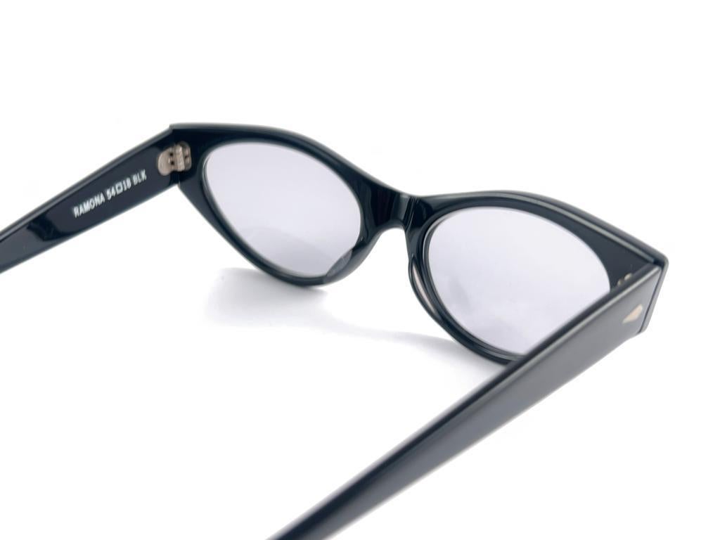 New Vintage Anglo American Solid Black Cat Eye Frame 1980's Sunglasses England en vente 6