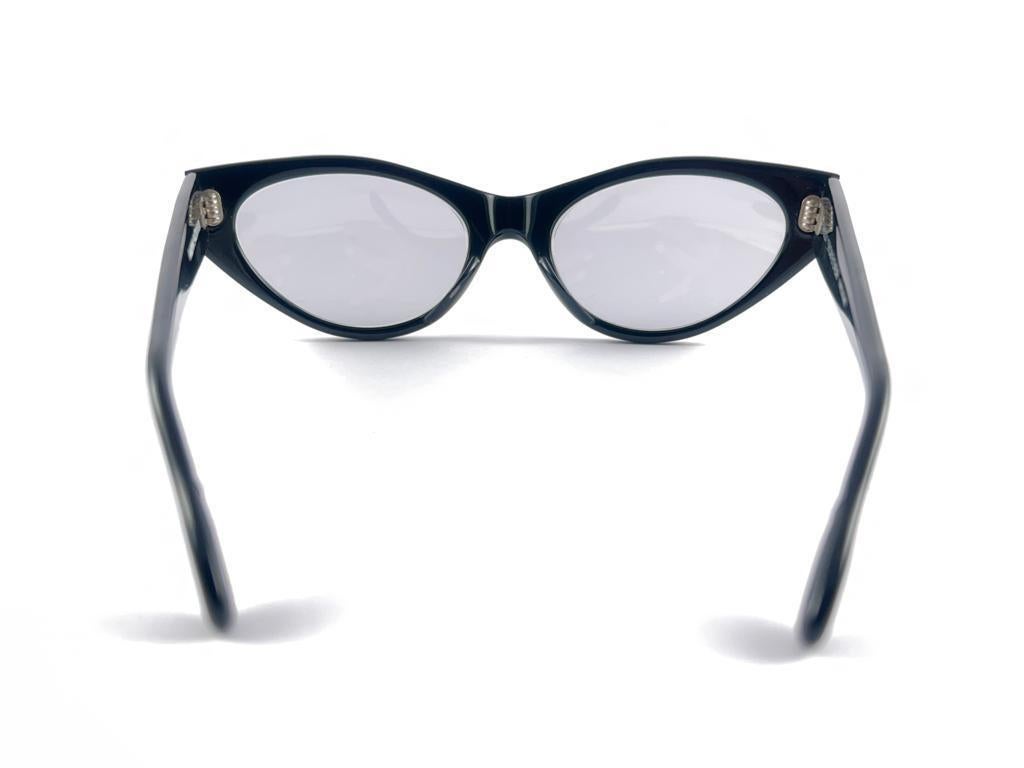 New Vintage Anglo American Solid Black Cat Eye Frame 1980's Sunglasses England en vente 7