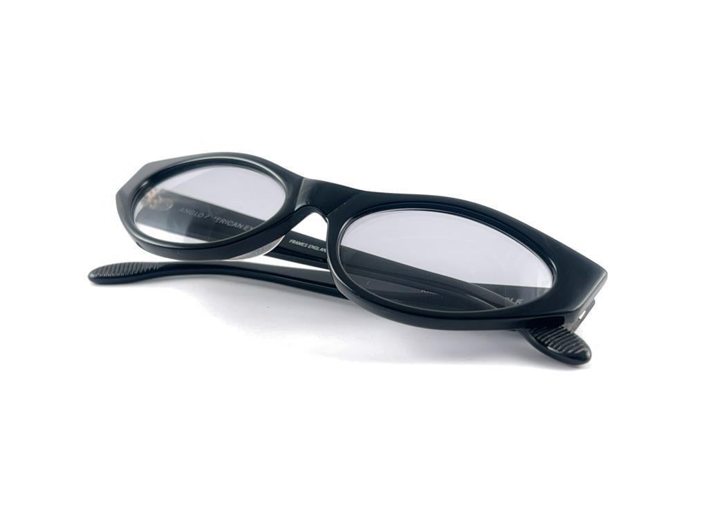 New Vintage Anglo American Solid Black Cat Eye Frame 1980's Sunglasses England en vente 8