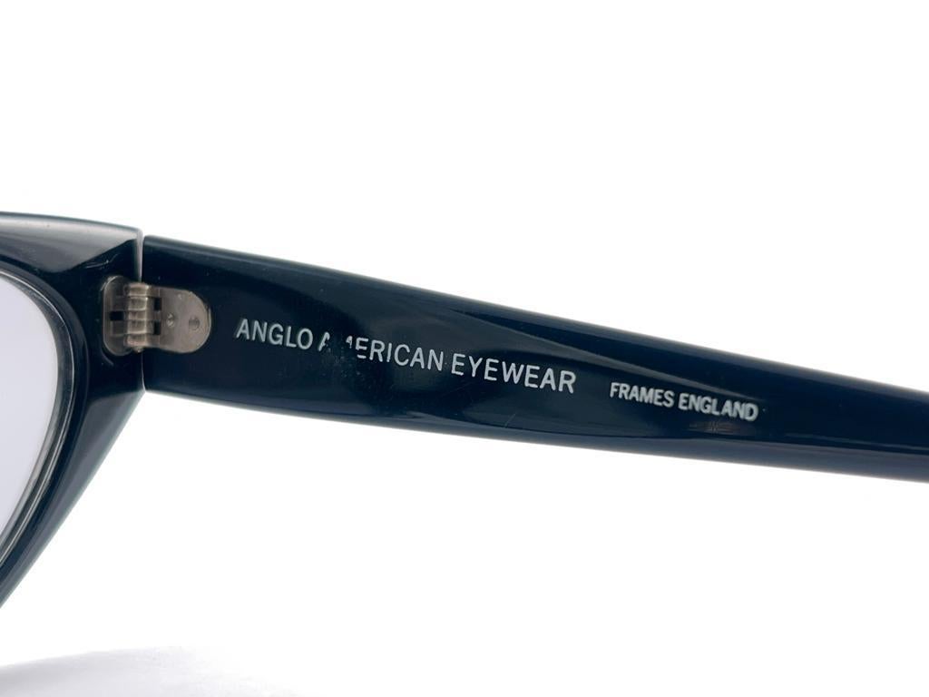 New Vintage Anglo American Solid Black Cat Eye Frame 1980's Sunglasses England en vente 5
