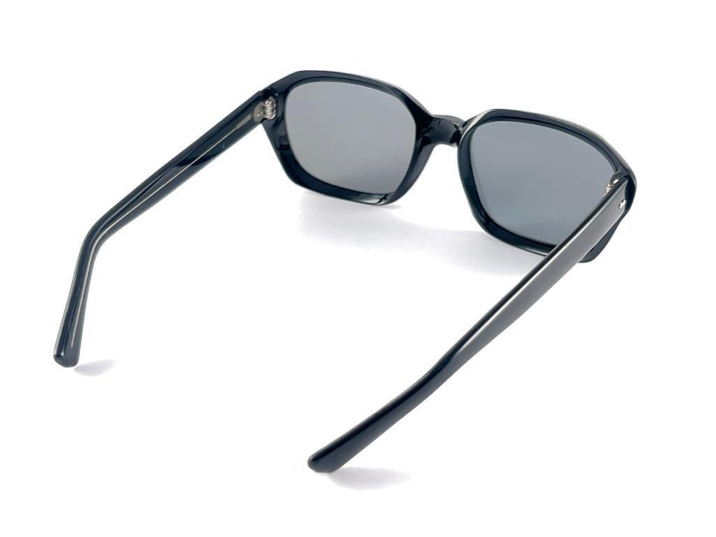 New Vintage Black Solid Rectangular Flat Lenses Sunglasses 70'S Made In Japan For Sale 6