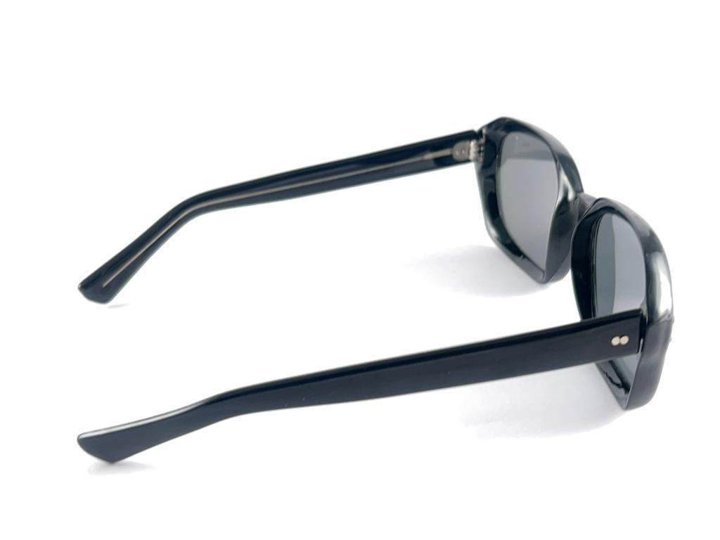 New Vintage Black Solid Rectangular Flat Lenses Sunglasses 70'S Made In Japan For Sale 3