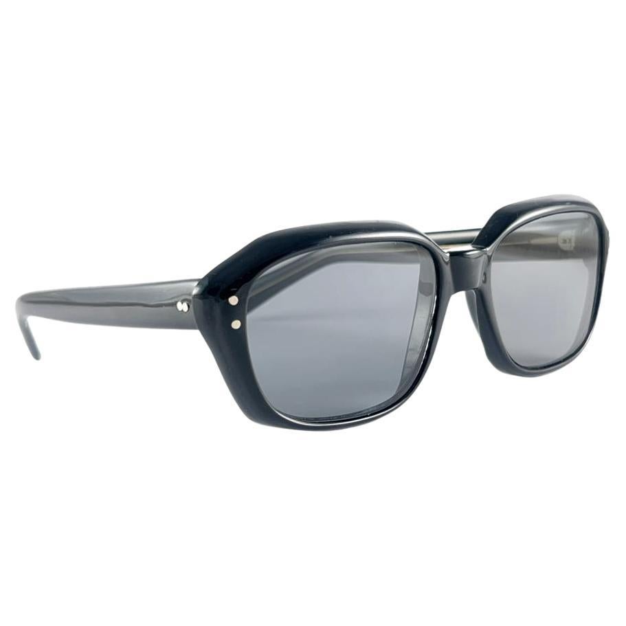 New Vintage Black Solid Rectangular Flat Lenses Sunglasses 70'S Made In Japan For Sale