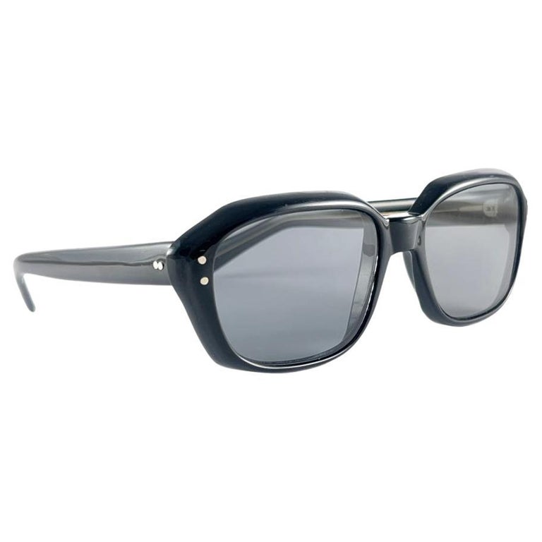 New Vintage Black Solid Rectangular Flat Lenses Sunglasses  display picture 1