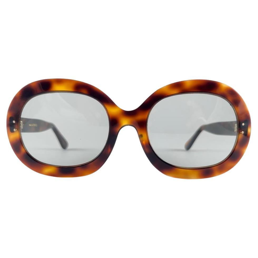 New Vintage " Butterfly " Oversized Tortoise Grey Lenses 60's France Sunglasses en vente