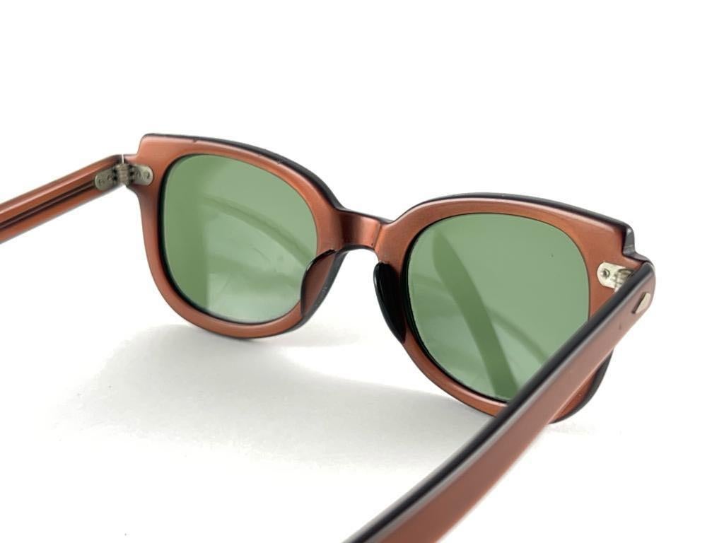New Vintage Calobar by American Optical 60's Made in England Sunglasses Excellent état - En vente à Baleares, Baleares