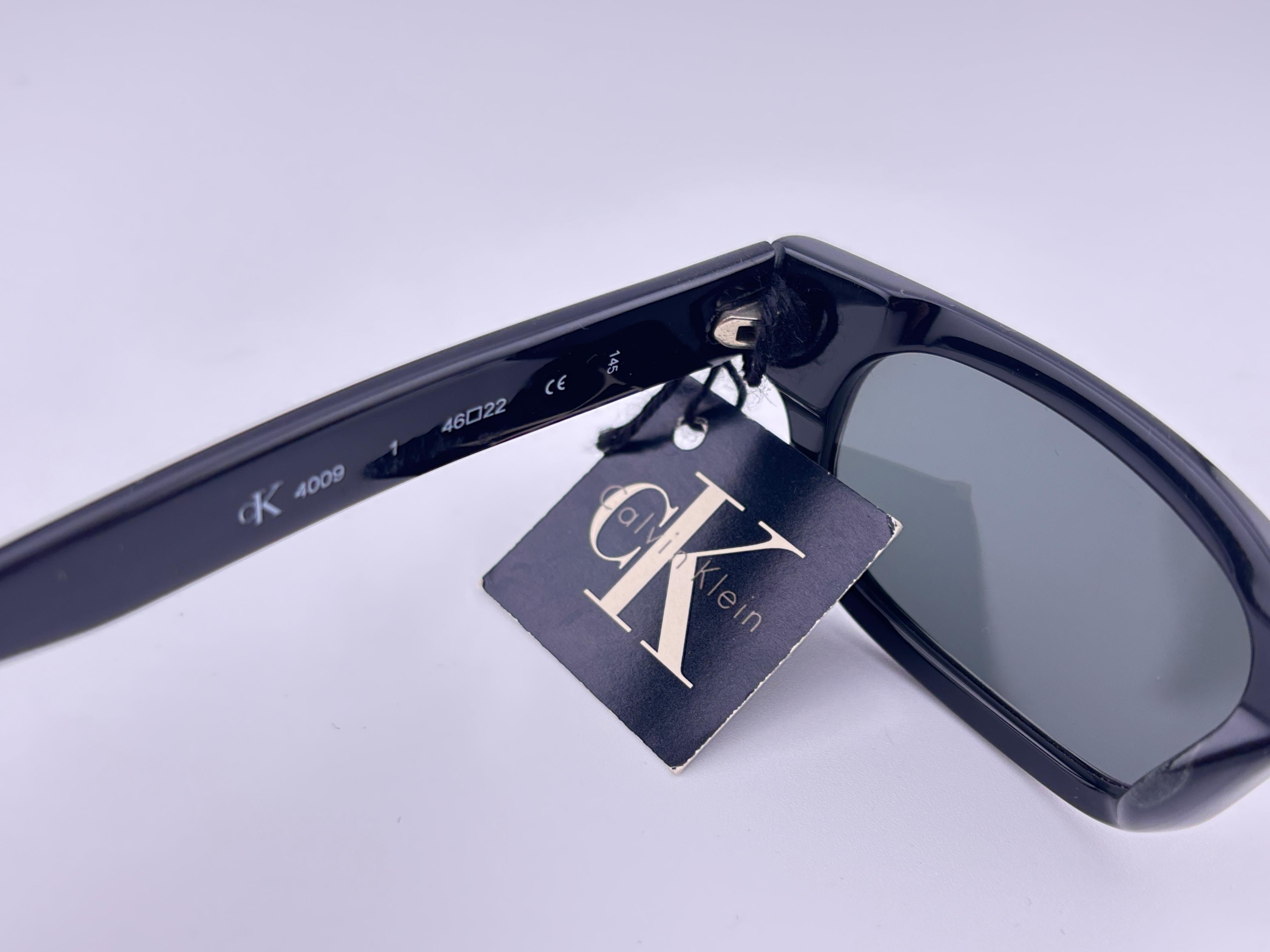 Neue Vintage Calvin Klein Ck Sleek Schwarz 4009 Y2K Sonnenbrille in Italien gemacht im Angebot 1