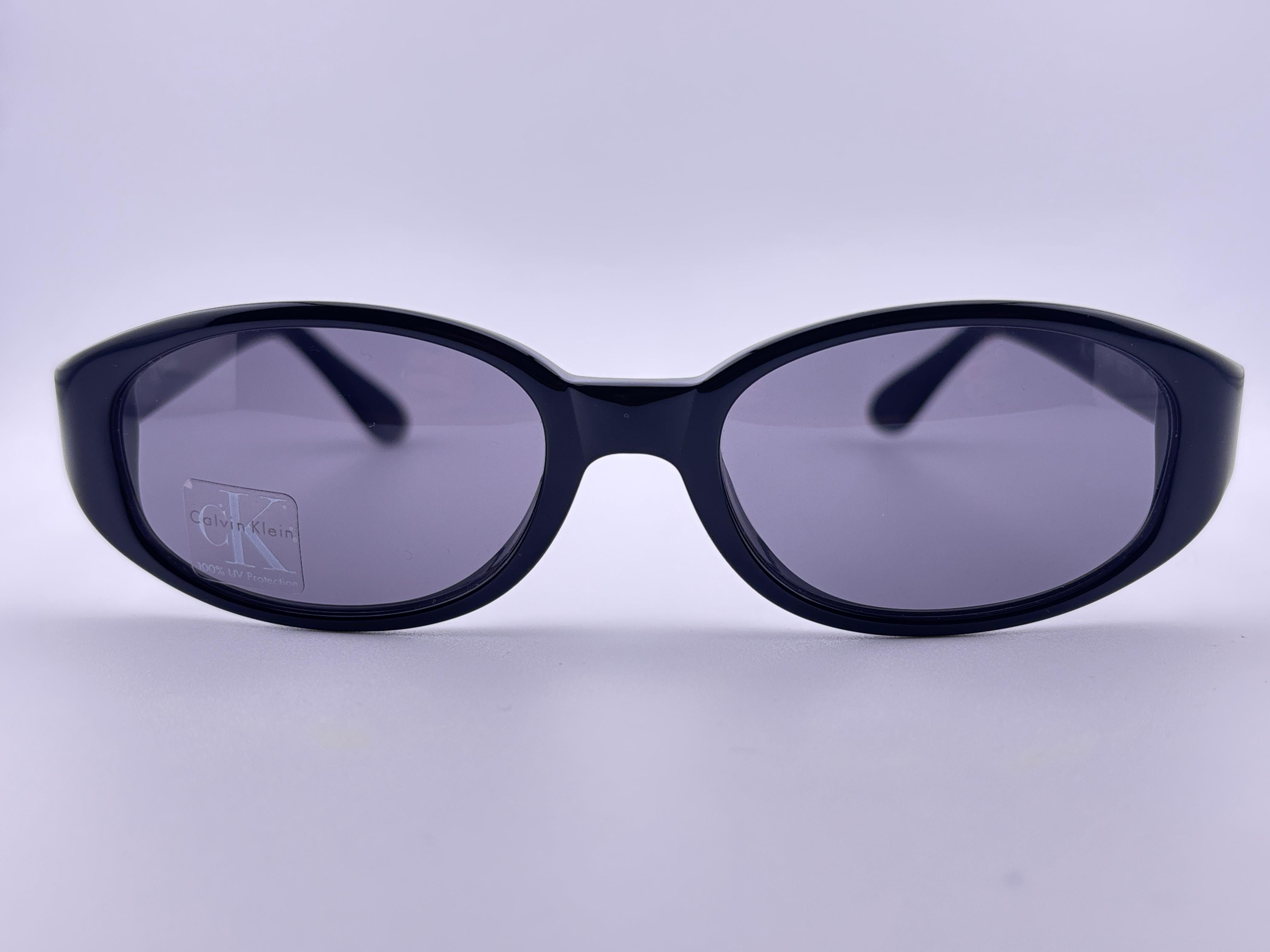 New Vintage Calvin Klein Ck Sleek Black 4027 Y2K Sunglasses Made In Italy en vente 2