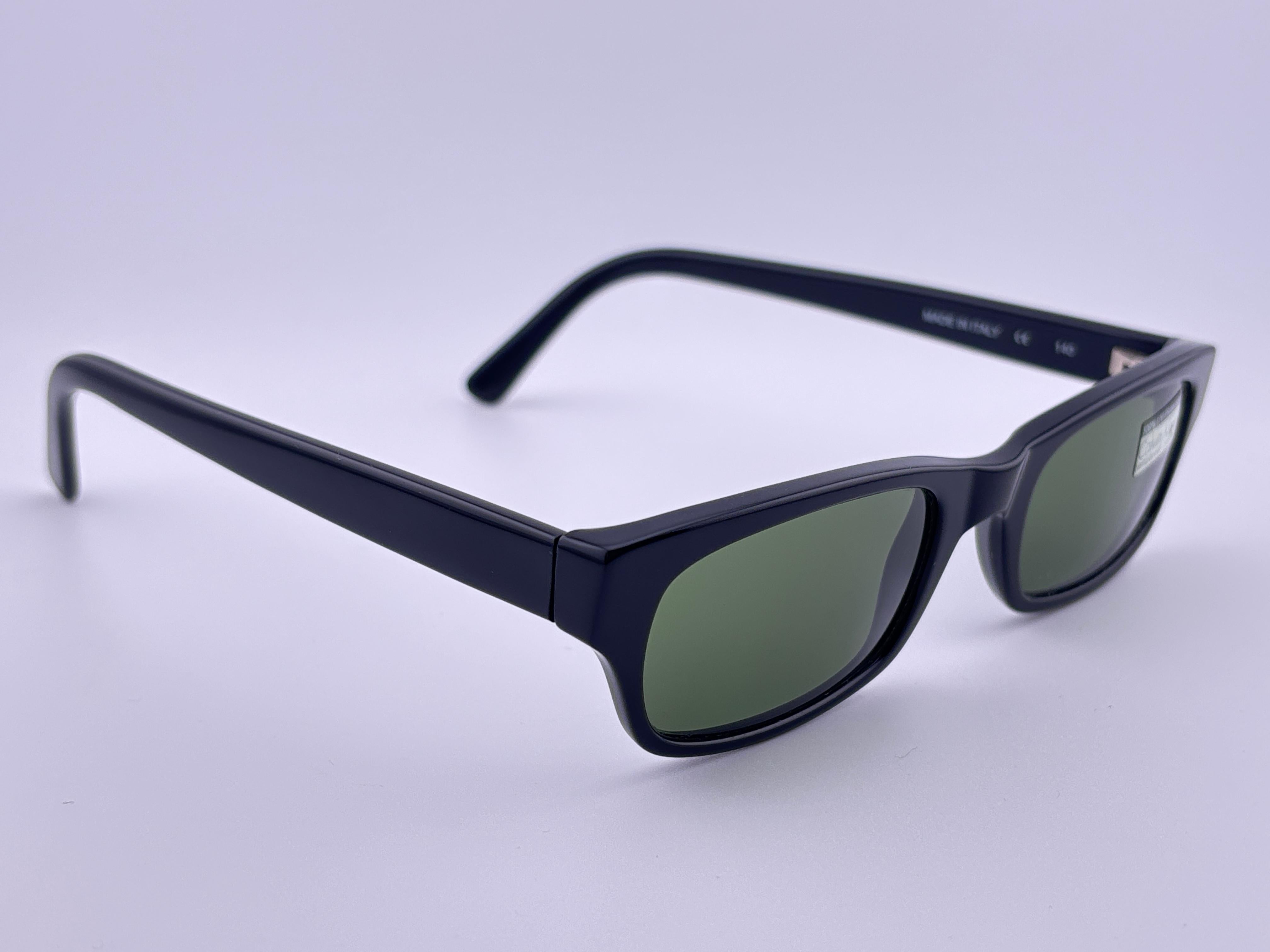 New Vintage Calvin Klein Ck Sleek Black 639 S Y2K Sunglasses Made In Italy en vente 1