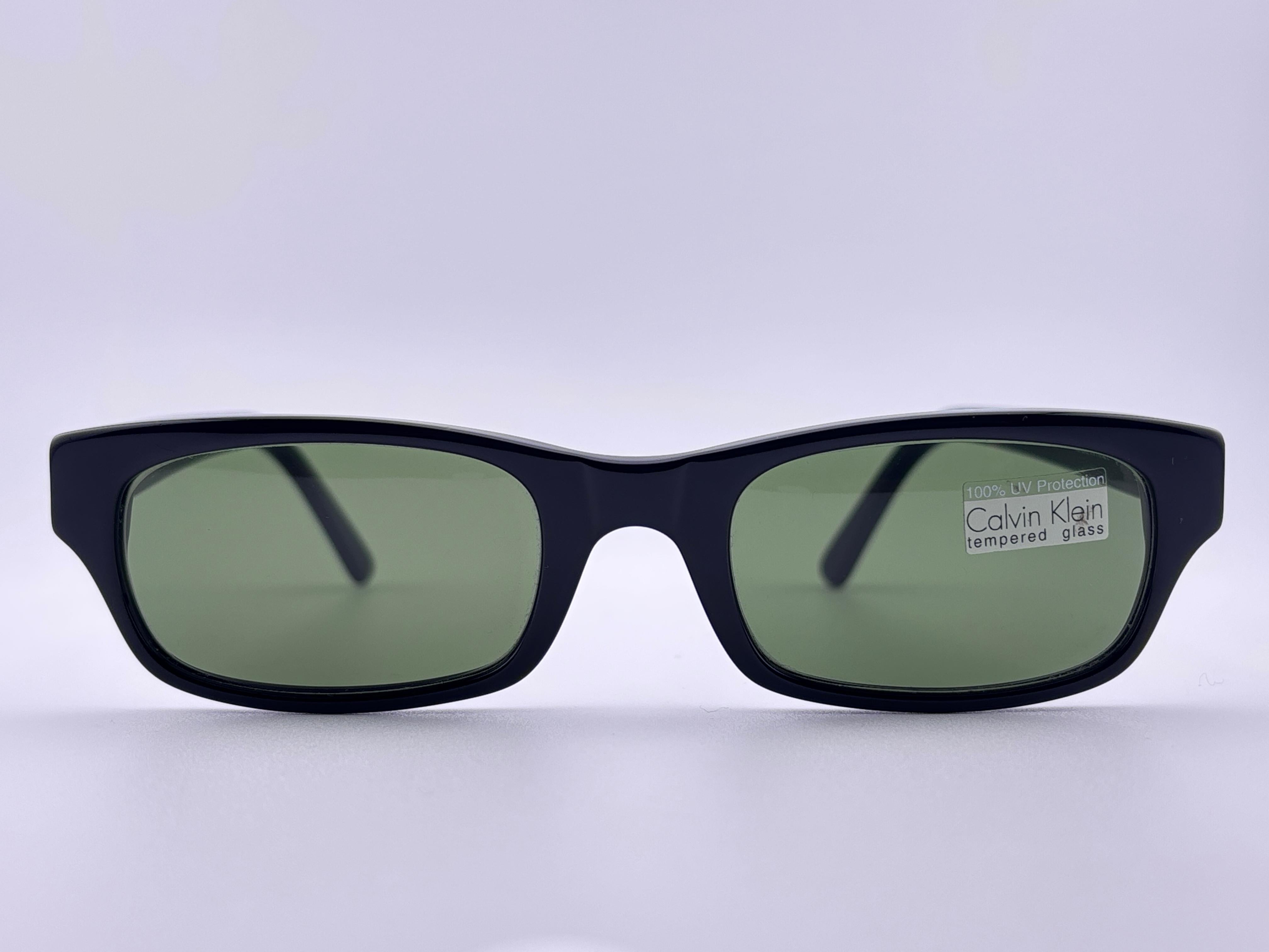 New Vintage Calvin Klein Ck Sleek Black 639 S Y2K Sunglasses Made In Italy en vente 2