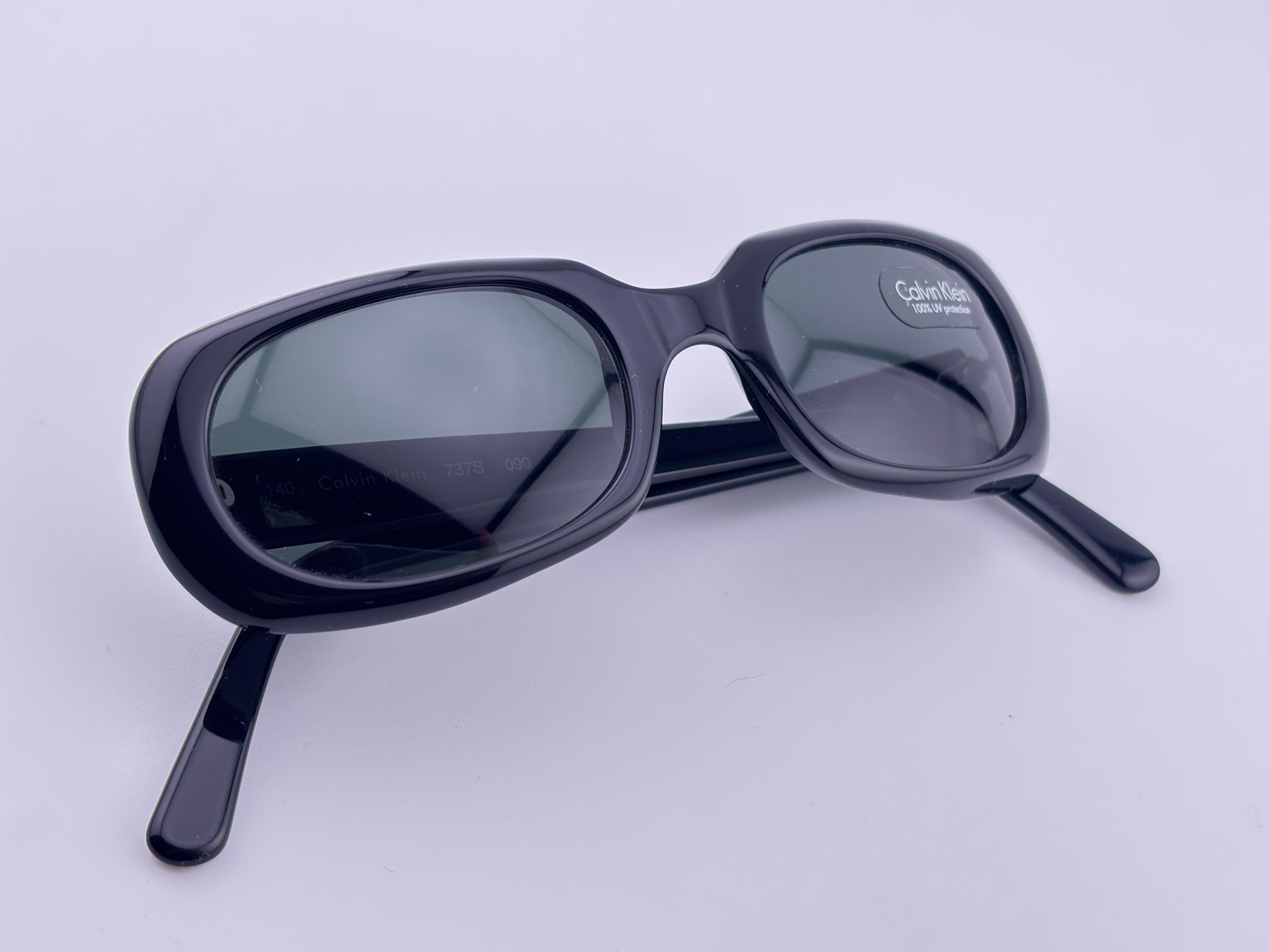 New Vintage Calvin Klein Ck Sleek Black 737 `S  Lunettes de soleil Y2K Made In Italy Neuf - En vente à Baleares, Baleares
