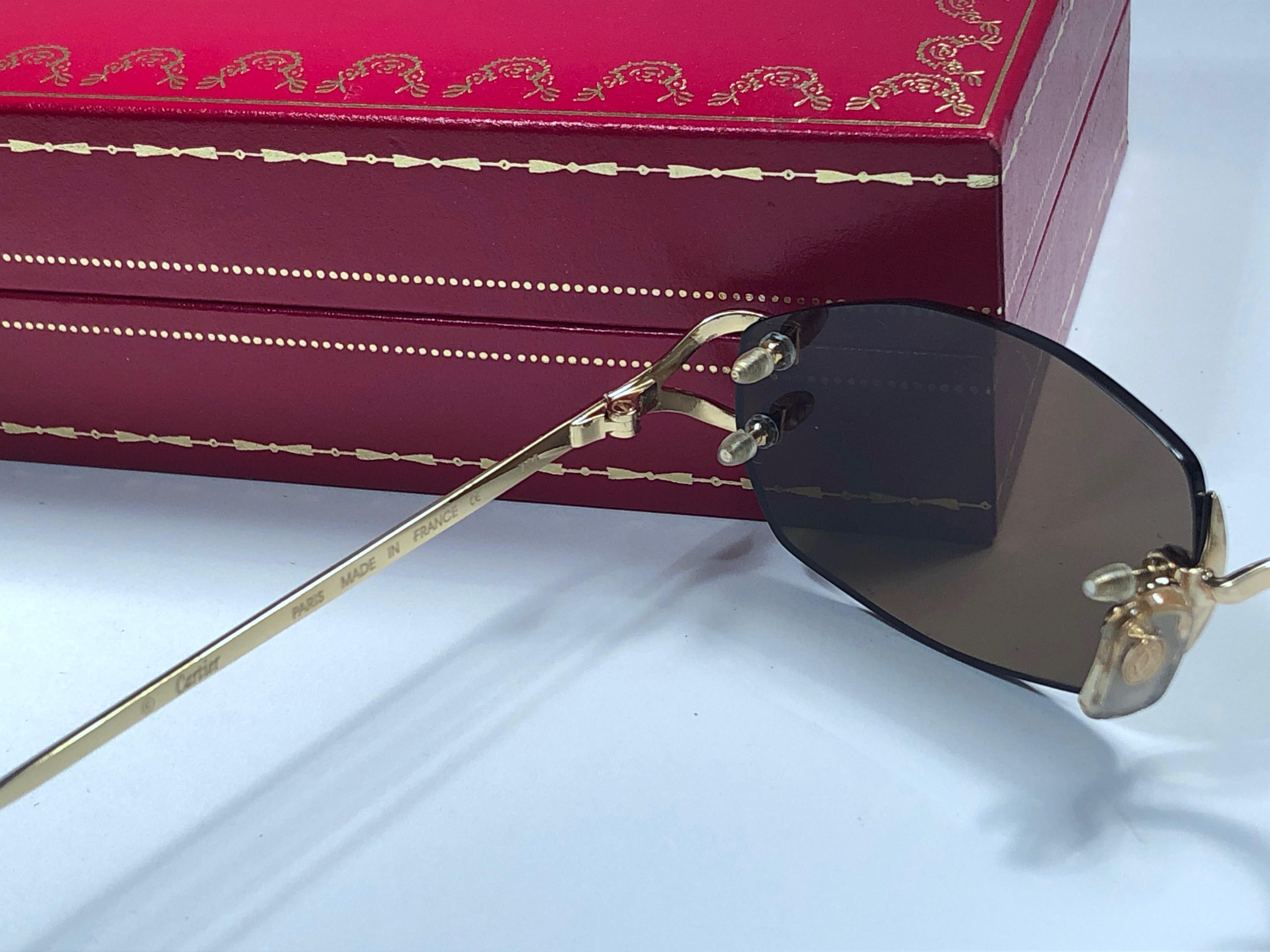 Lunettes de soleil Cartier Capri en verre brun sans monture 18 carats plaqué or, France, neuves et vintage Unisexe en vente