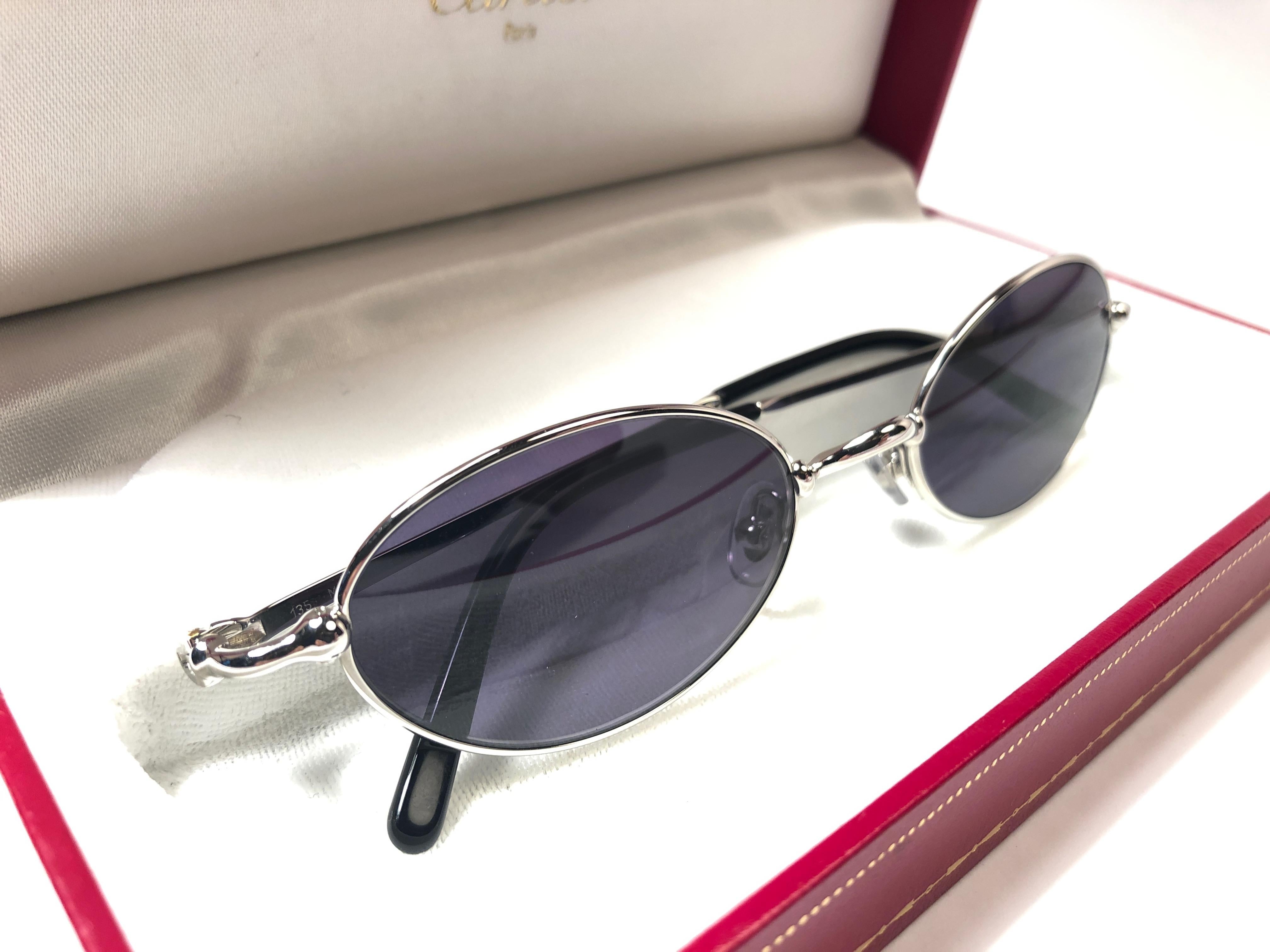 New Vintage Cartier Filao 47mm Oval Platine Grey Lens France 1990 Sunglasses In New Condition For Sale In Baleares, Baleares