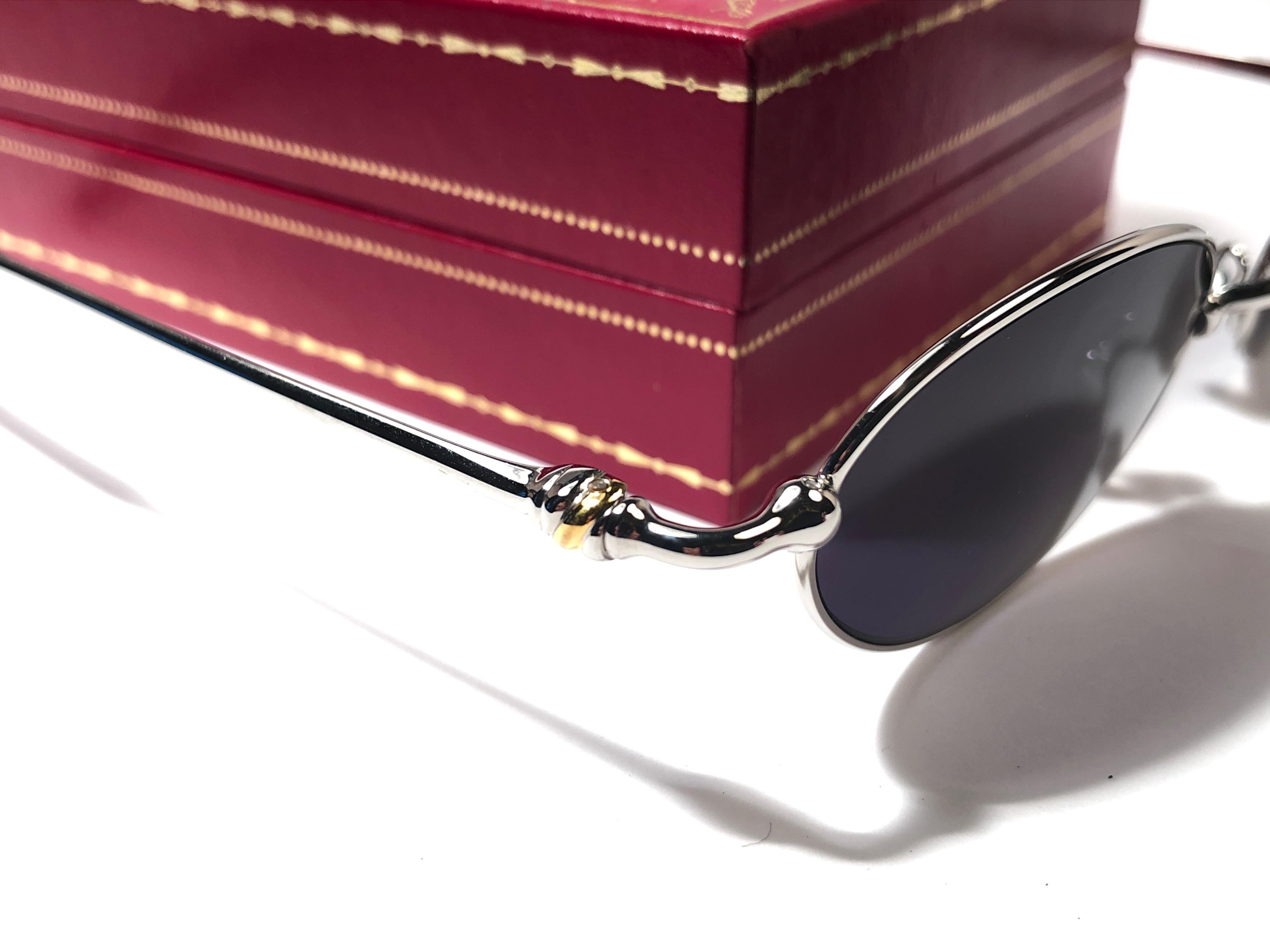 Women's or Men's New Vintage Cartier Filao 47mm Oval Platine Grey Lens France 1990 Sunglasses For Sale