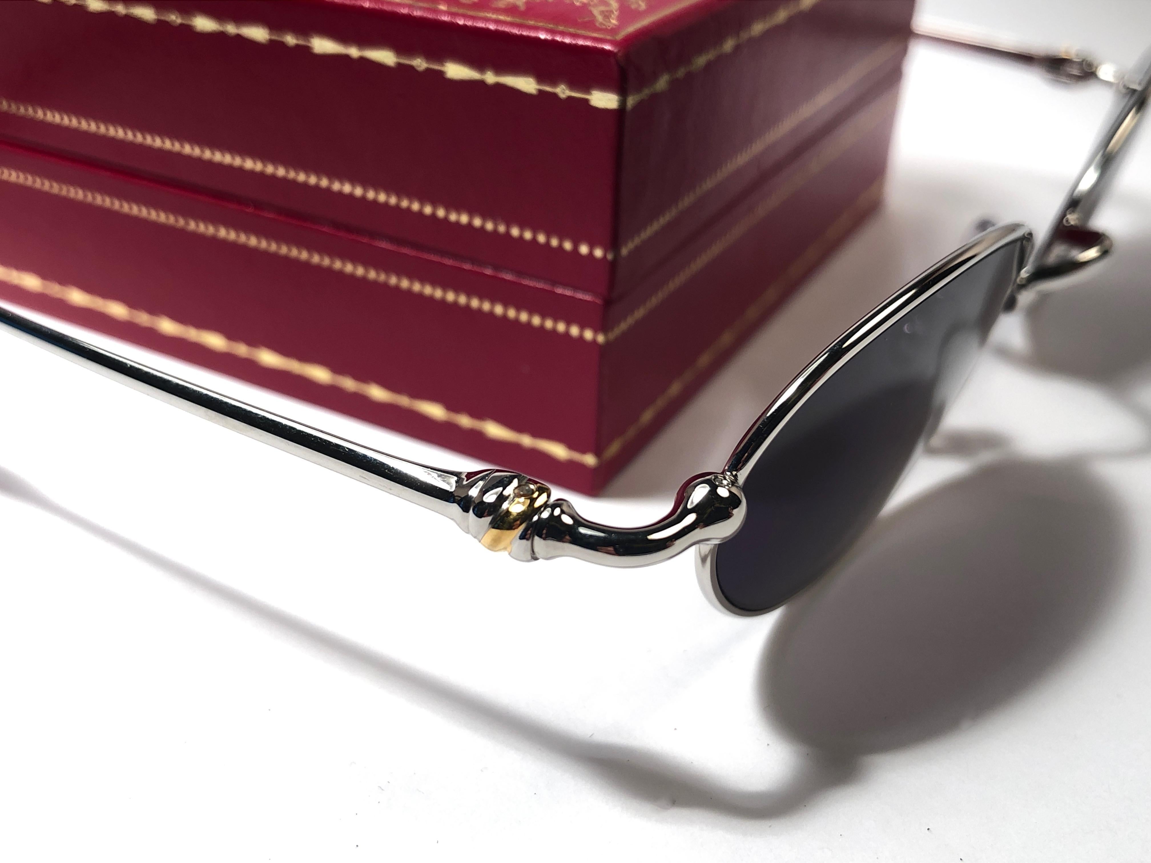 New Vintage Cartier Filao 49mm Platine Oval Grey Lens France 1990 Sunglasses en vente 1
