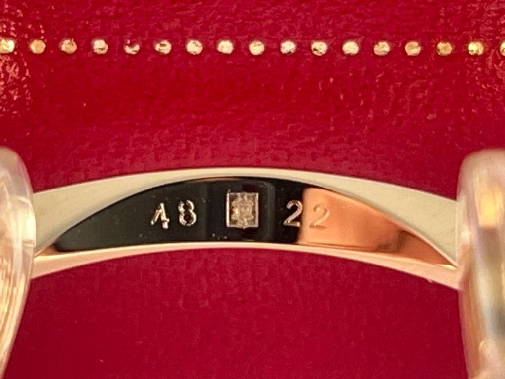 Nouveau Cartier Ginger en or brossé plaqué rose clair  (protection contre les UV). 
Tous les poinçons. Signes en argent de Cartier sur les oreillettes. Ils sont comme une paire de bijoux sur votre nez avec les accents plaqués or 18k. Un design
