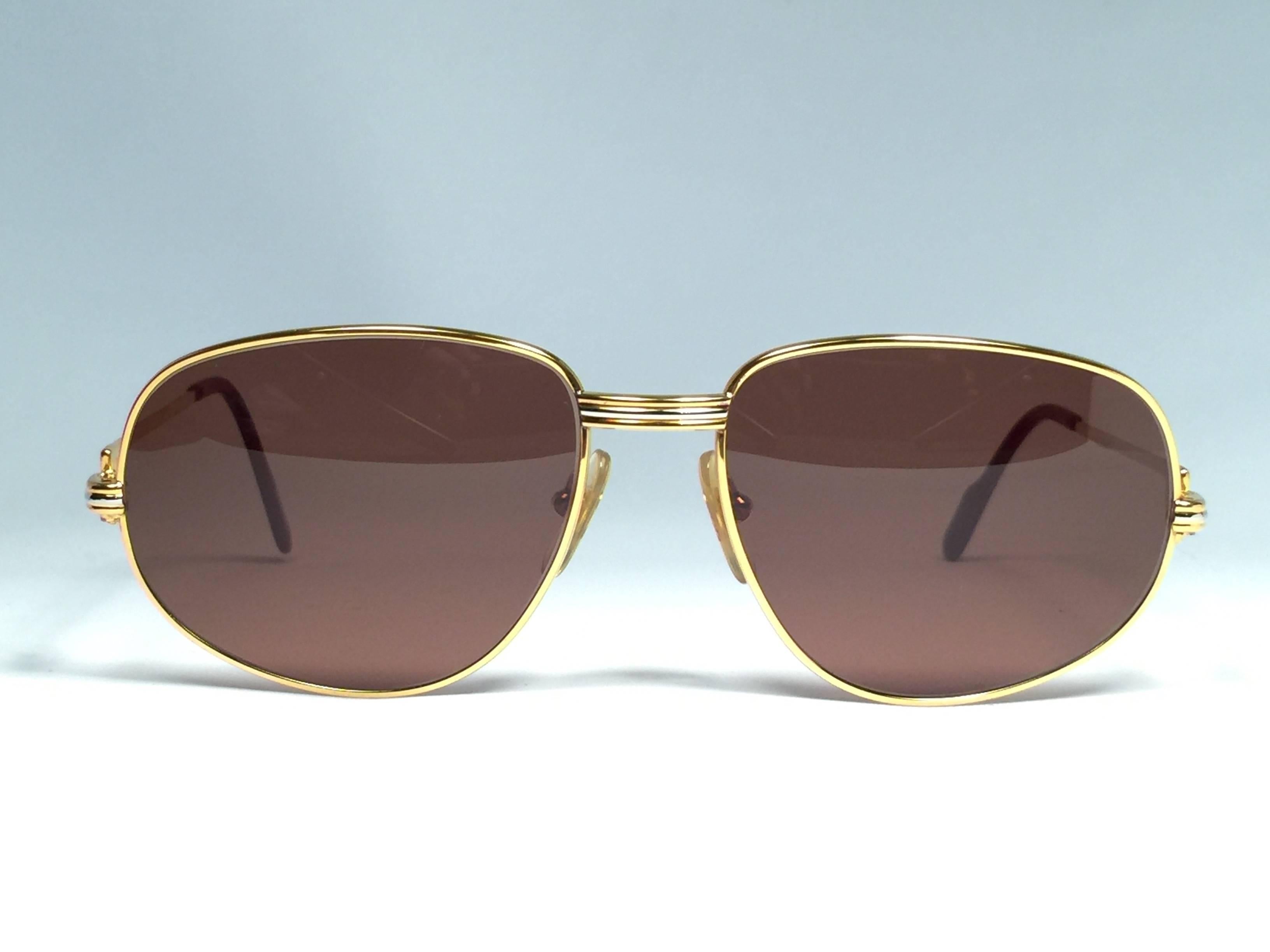 Neu Vintage Cartier Romance Vendome 54MM Frankreich 18k Gold plattiert Sonnenbrille (Braun) im Angebot