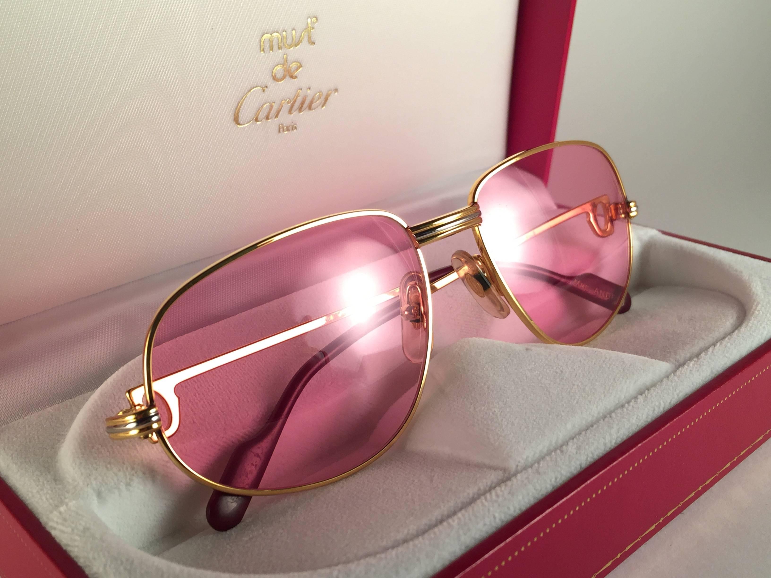New Vintage Cartier Romance Vendome 54MM France 18k Gold Plated Sunglasses In New Condition For Sale In Baleares, Baleares