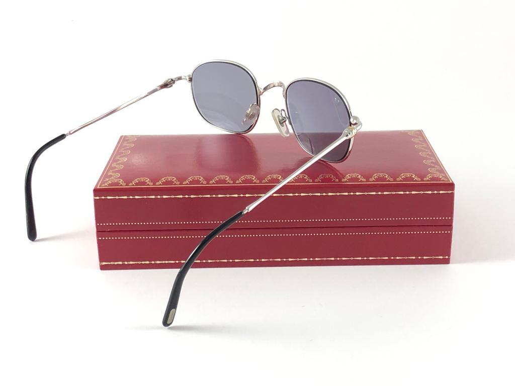 New Vintage Cartier Vesta 53mm Platine Plated Frame France 1990 Sunglasses For Sale 10