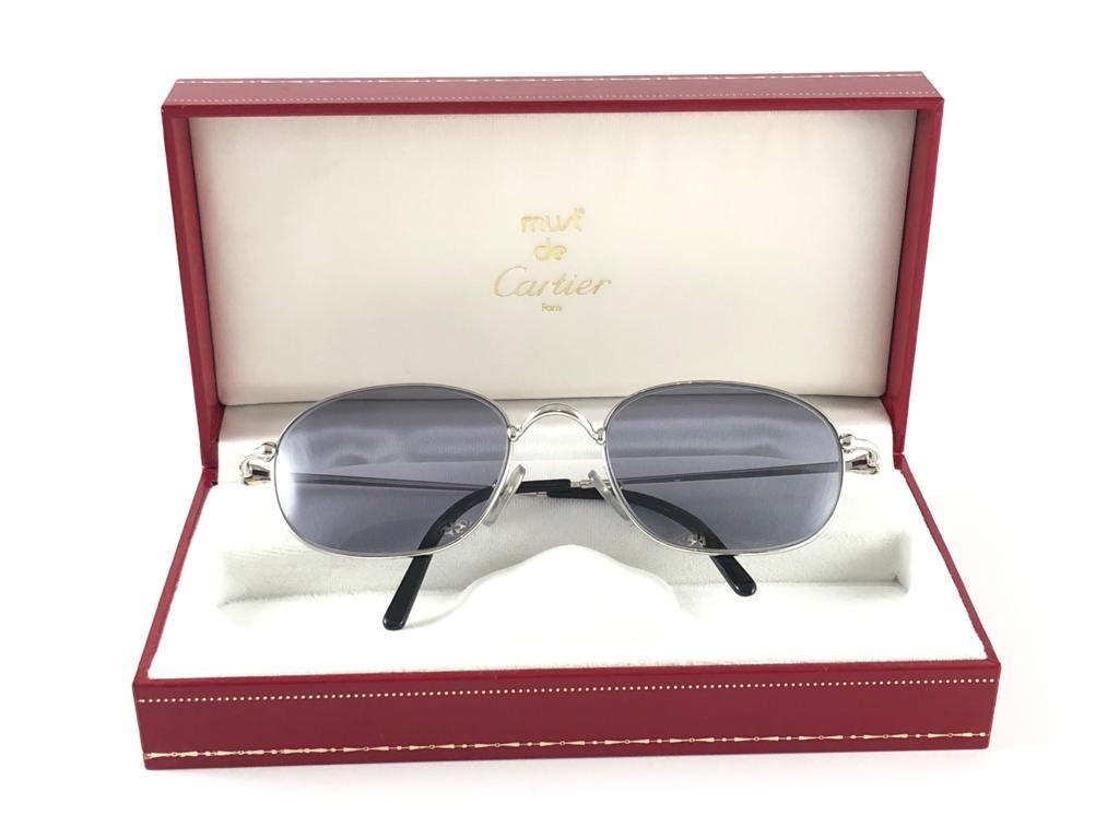 Femenino o masculino Nuevo Vintage Cartier Vesta 53mm Platine Plated Frame Francia 1990 Gafas de sol en venta