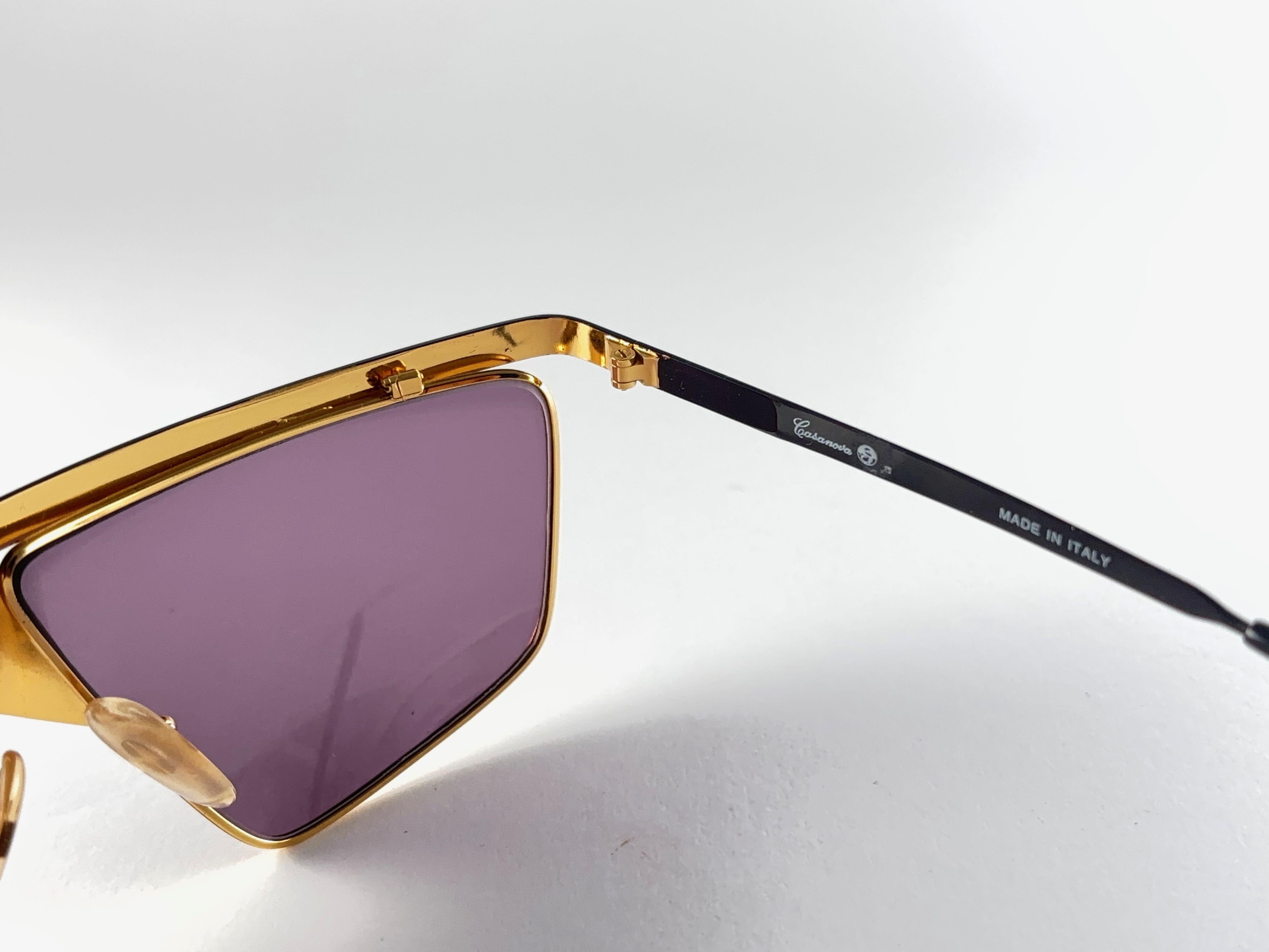 New Vintage Casanova Gold Avantgarde Frame Purple Lens 1980 Sunglasses In New Condition For Sale In Baleares, Baleares