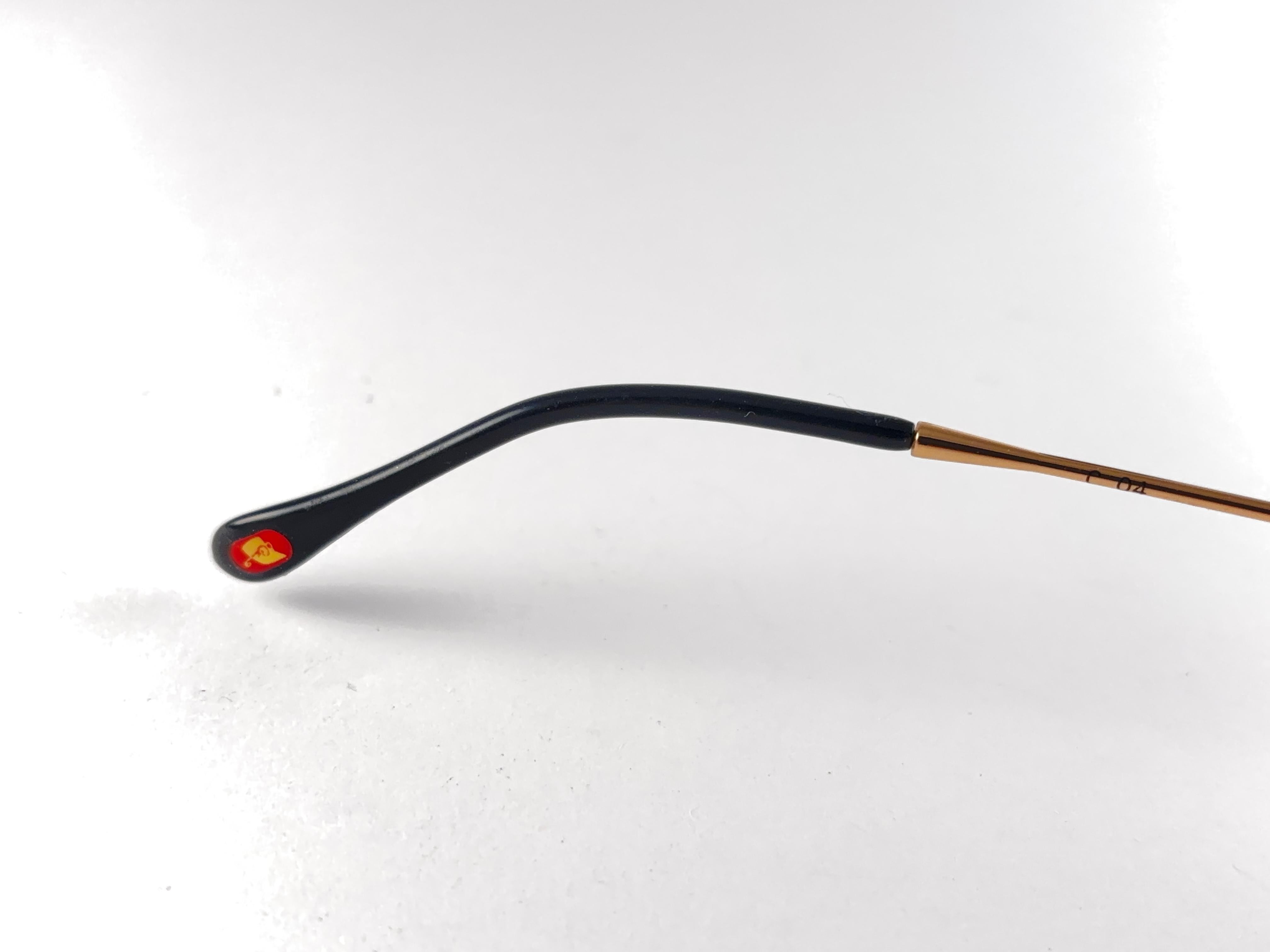 Neuer, vergoldeter, avantgardistischer Casanova-Rahmen mit doppeltem Rand im Vintage-Stil  1980 Sonnenbrille (Gold) im Angebot